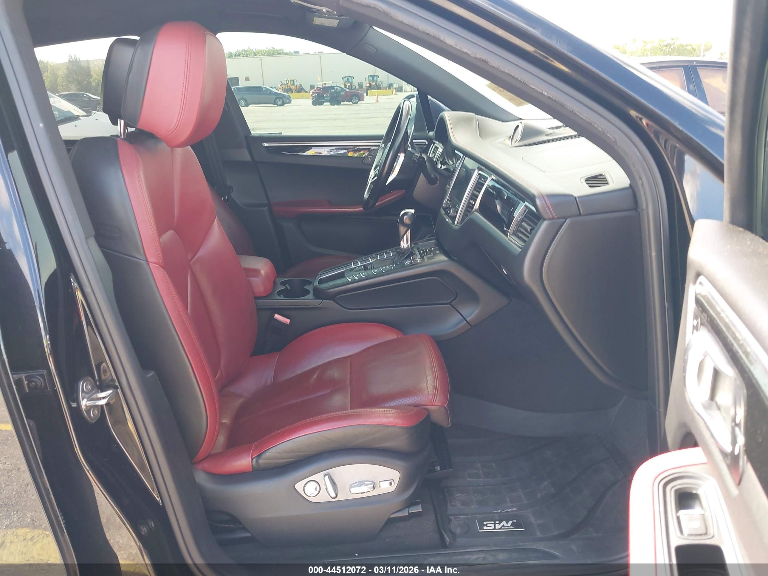 PORSCHE MACAN image 5