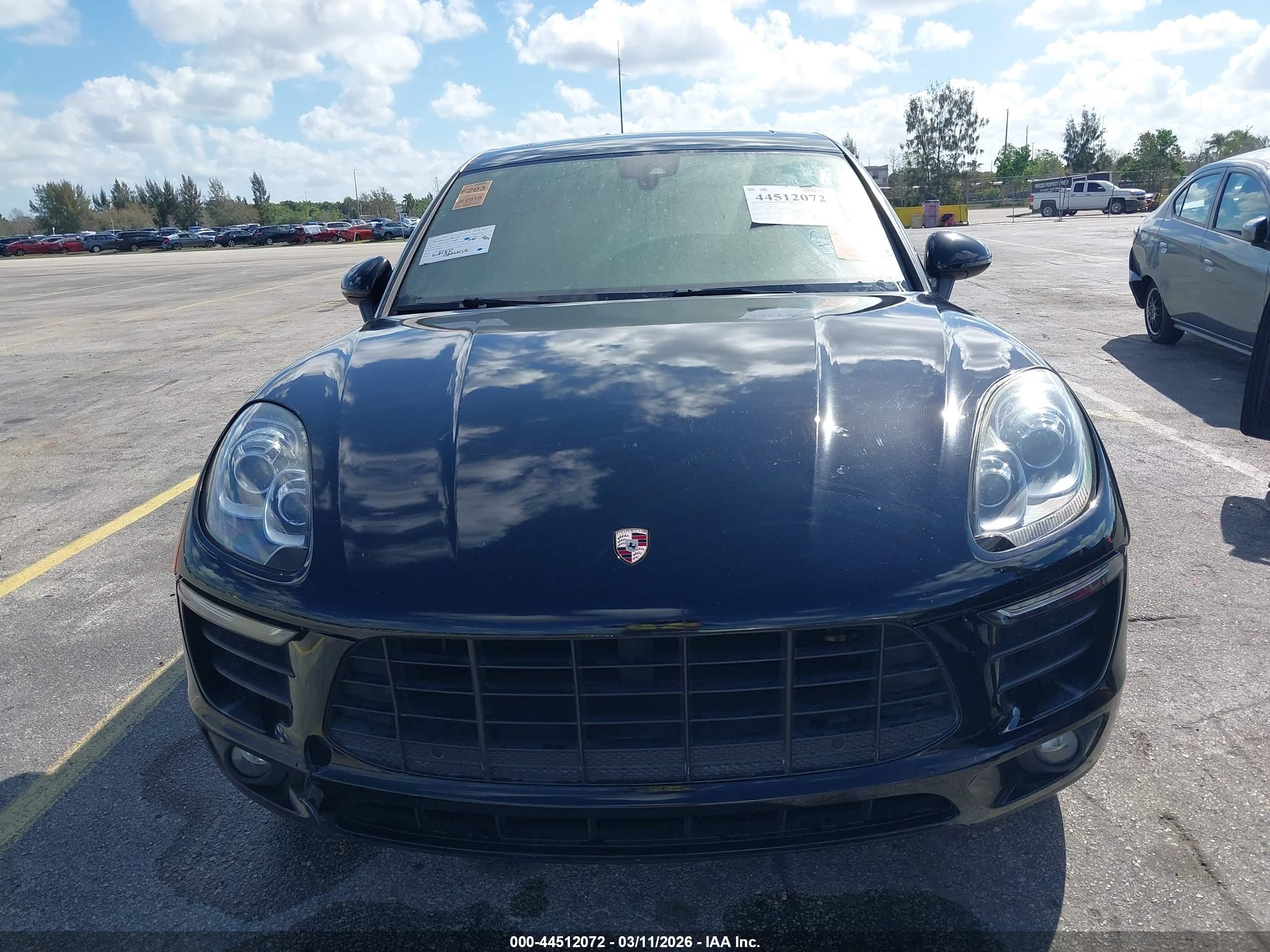PORSCHE MACAN image 6