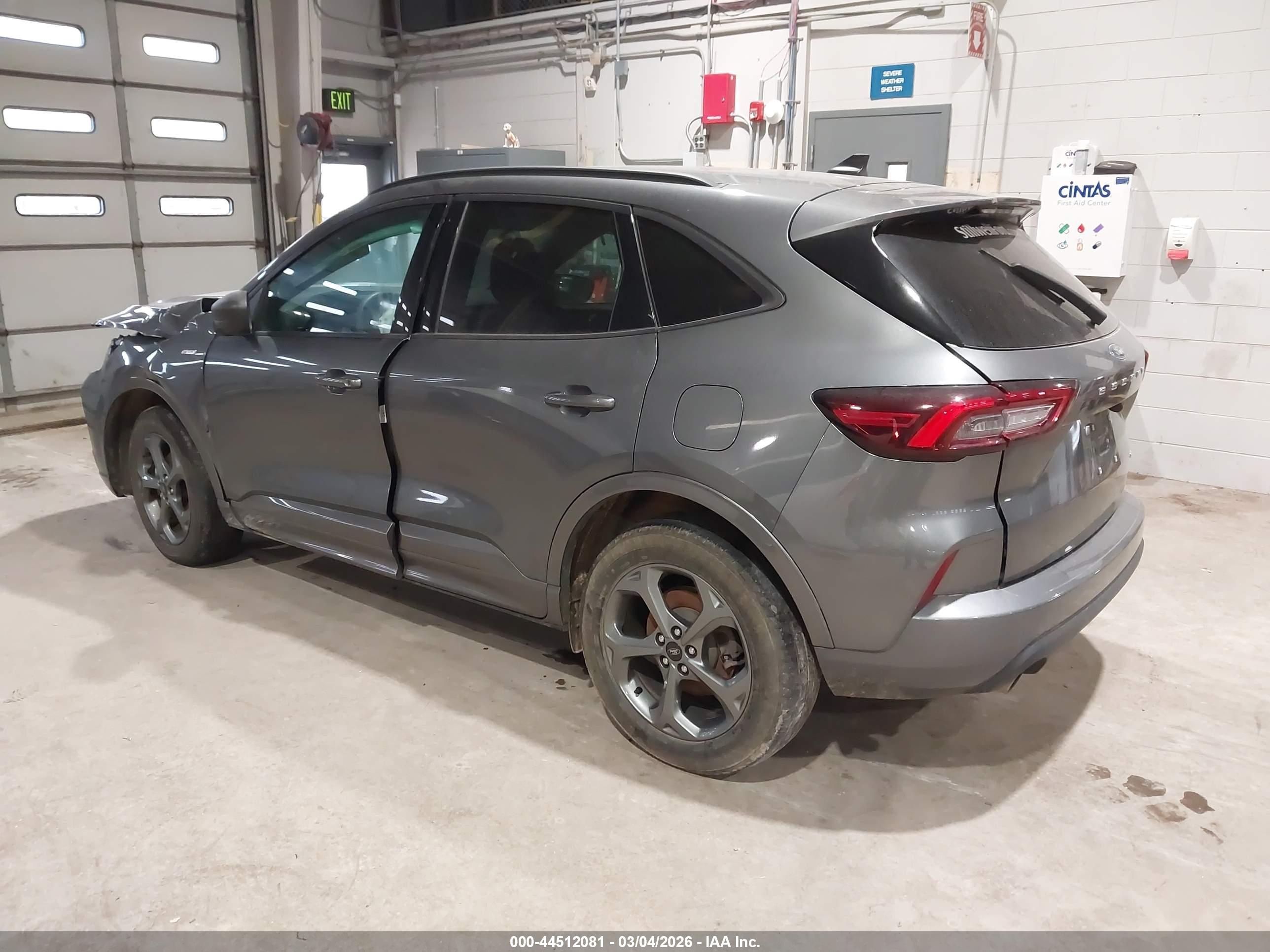 FORD ESCAPE image 3