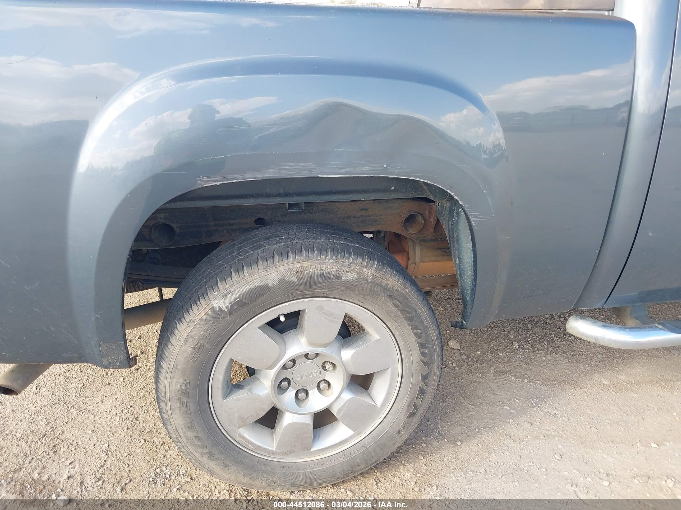 GMC SIERRA image 6