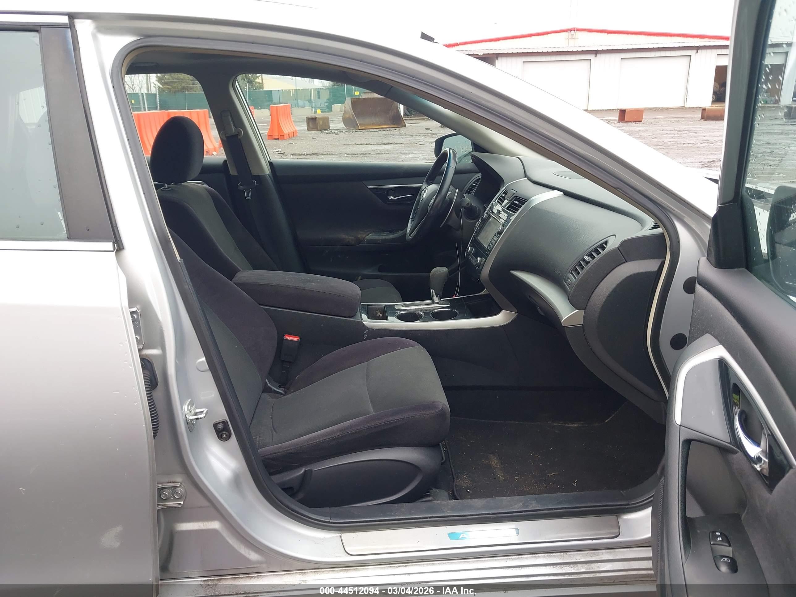 NISSAN ALTIMA image 5
