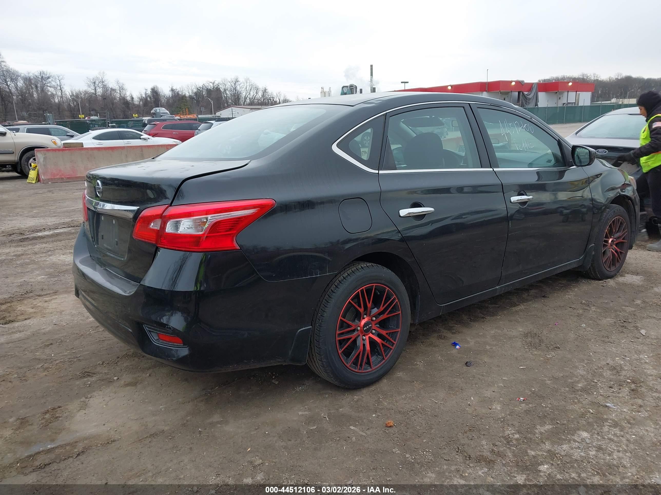 NISSAN SENTRA image 4