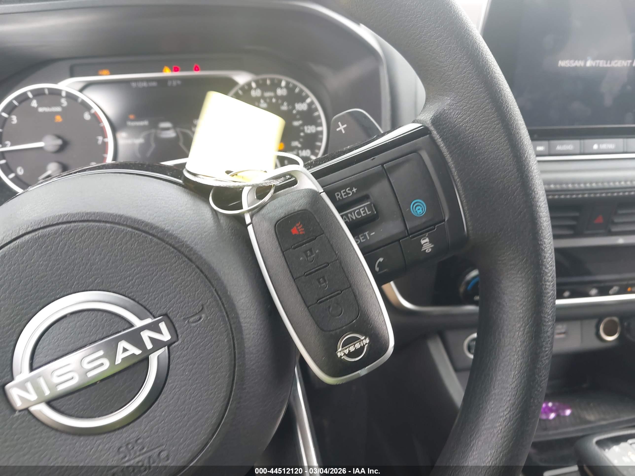 NISSAN ROGUE image 11