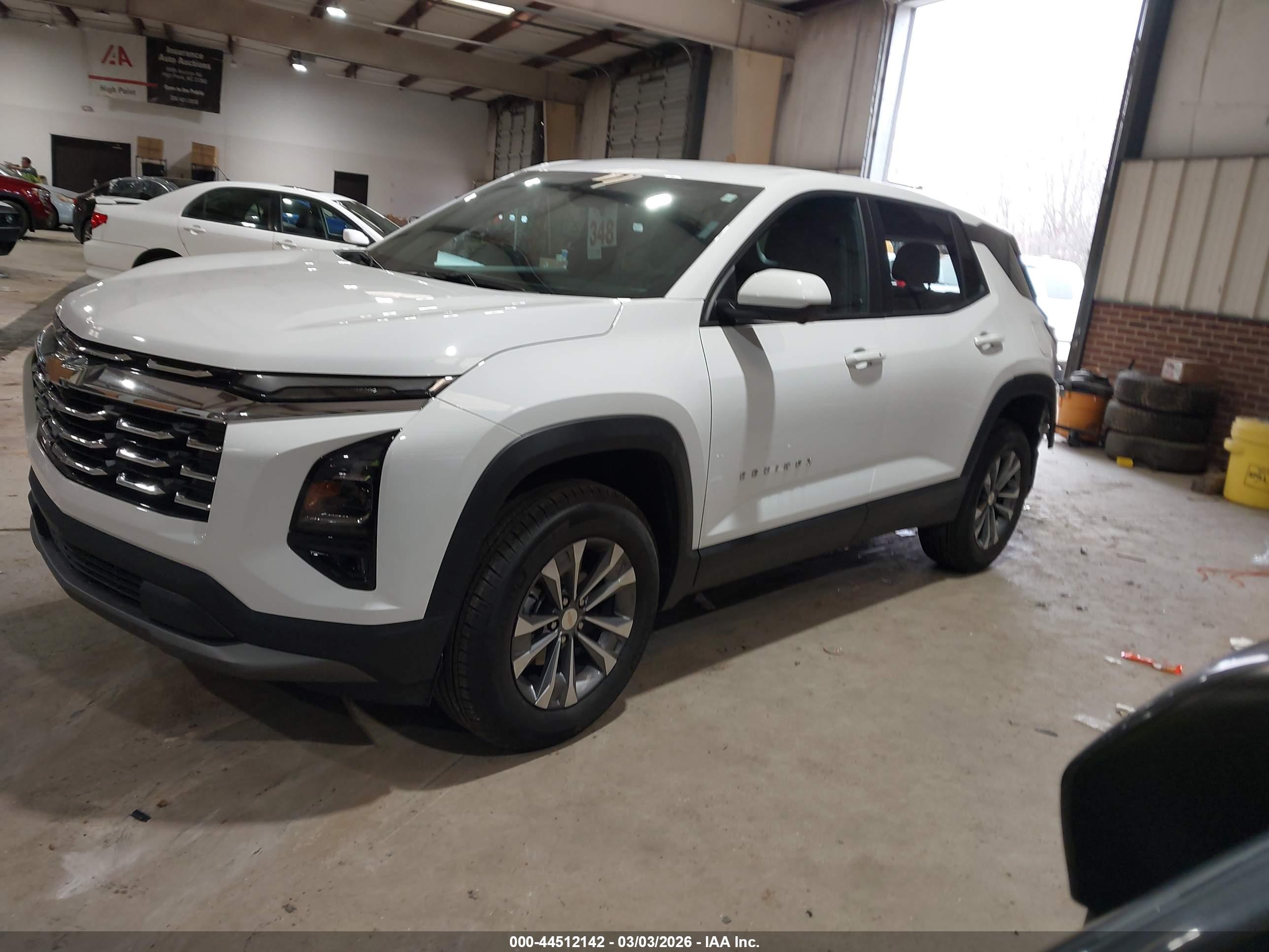 CHEVROLET EQUINOX image 2