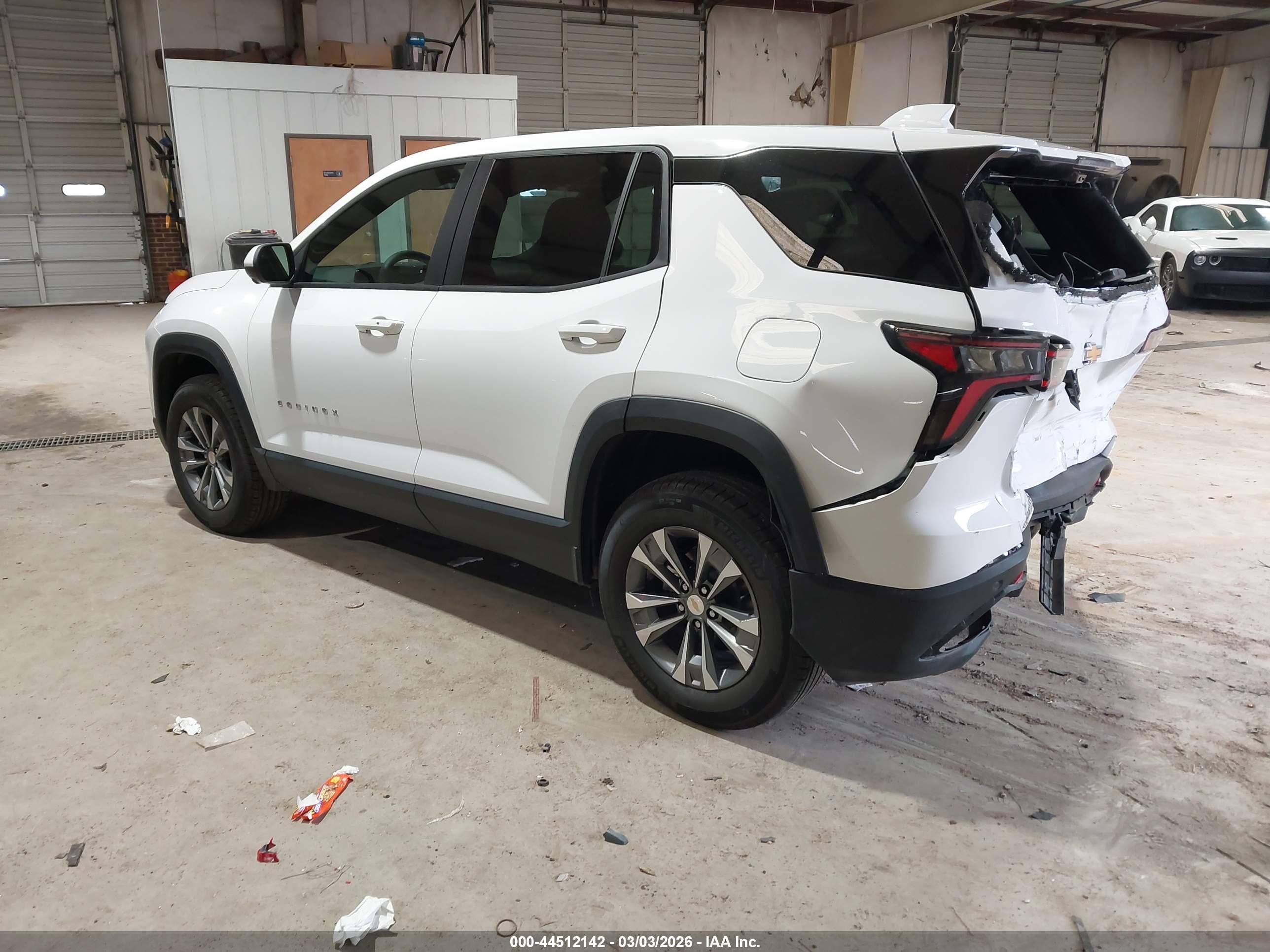 CHEVROLET EQUINOX image 3