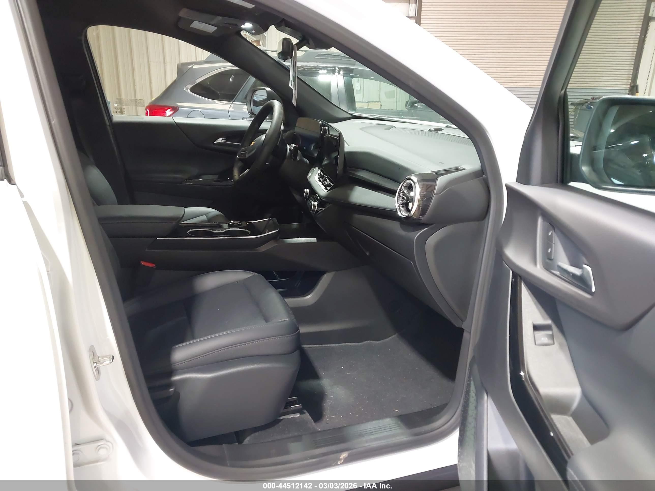 CHEVROLET EQUINOX image 5