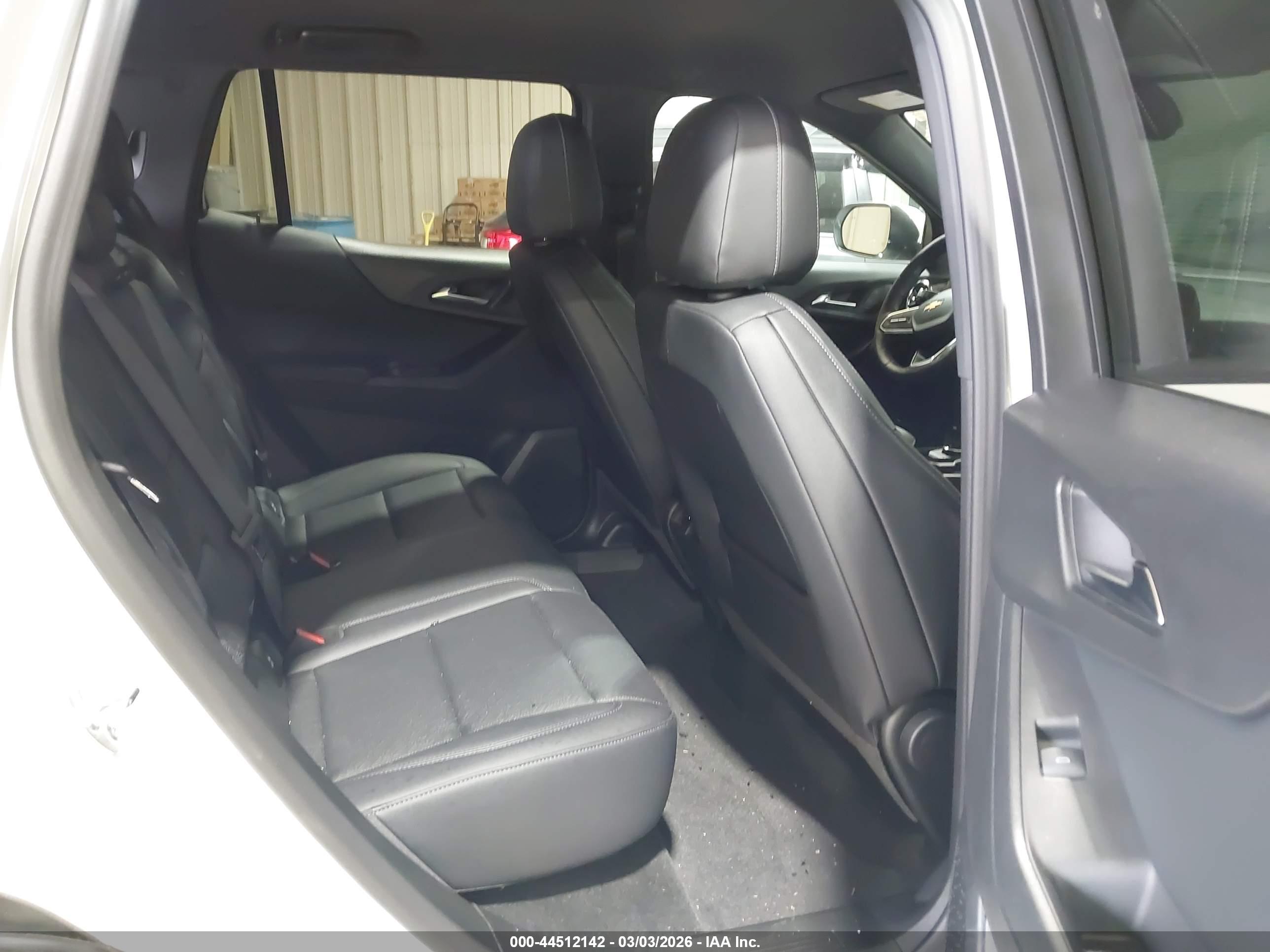 CHEVROLET EQUINOX image 8
