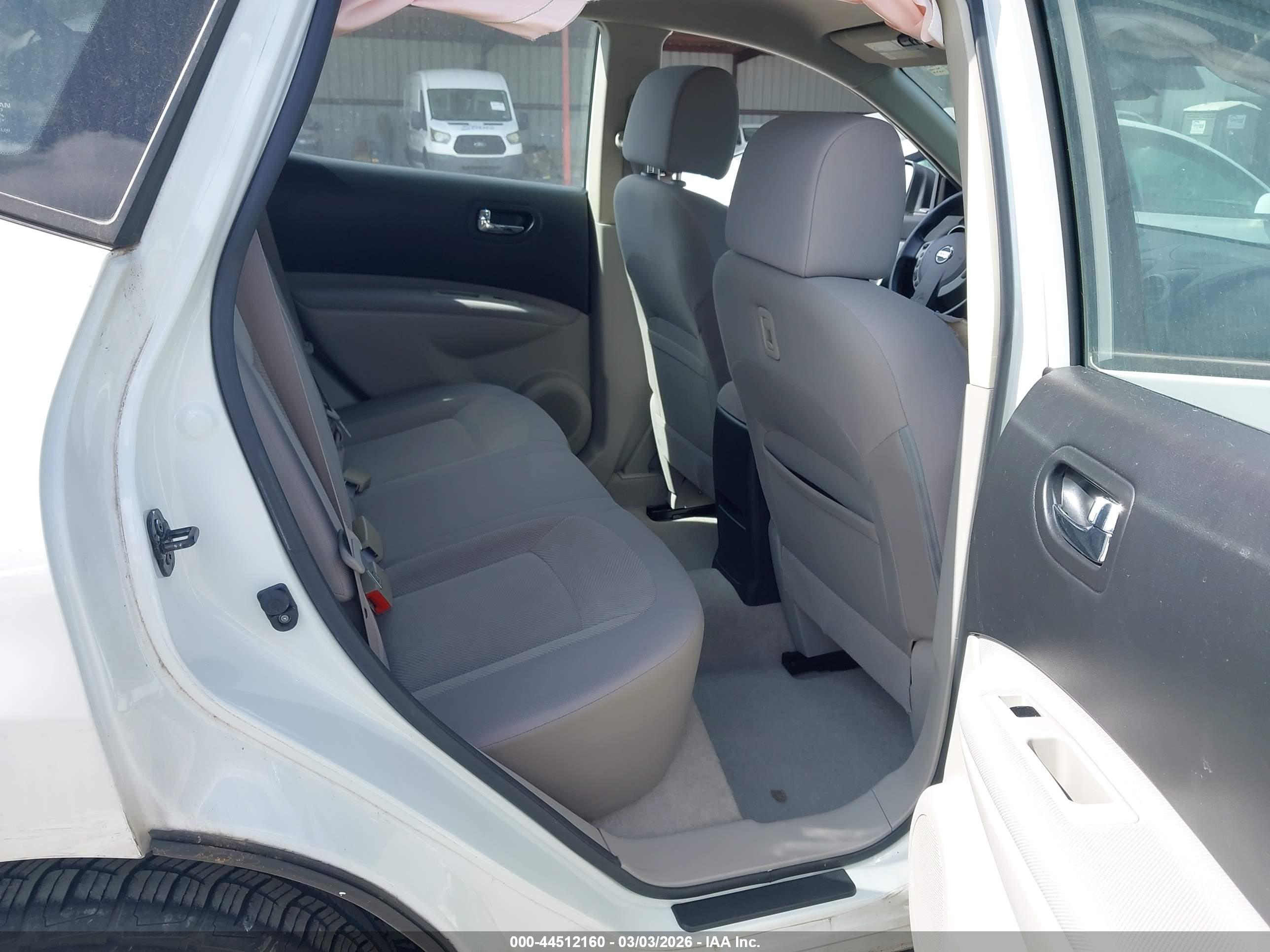 NISSAN ROGUE image 8