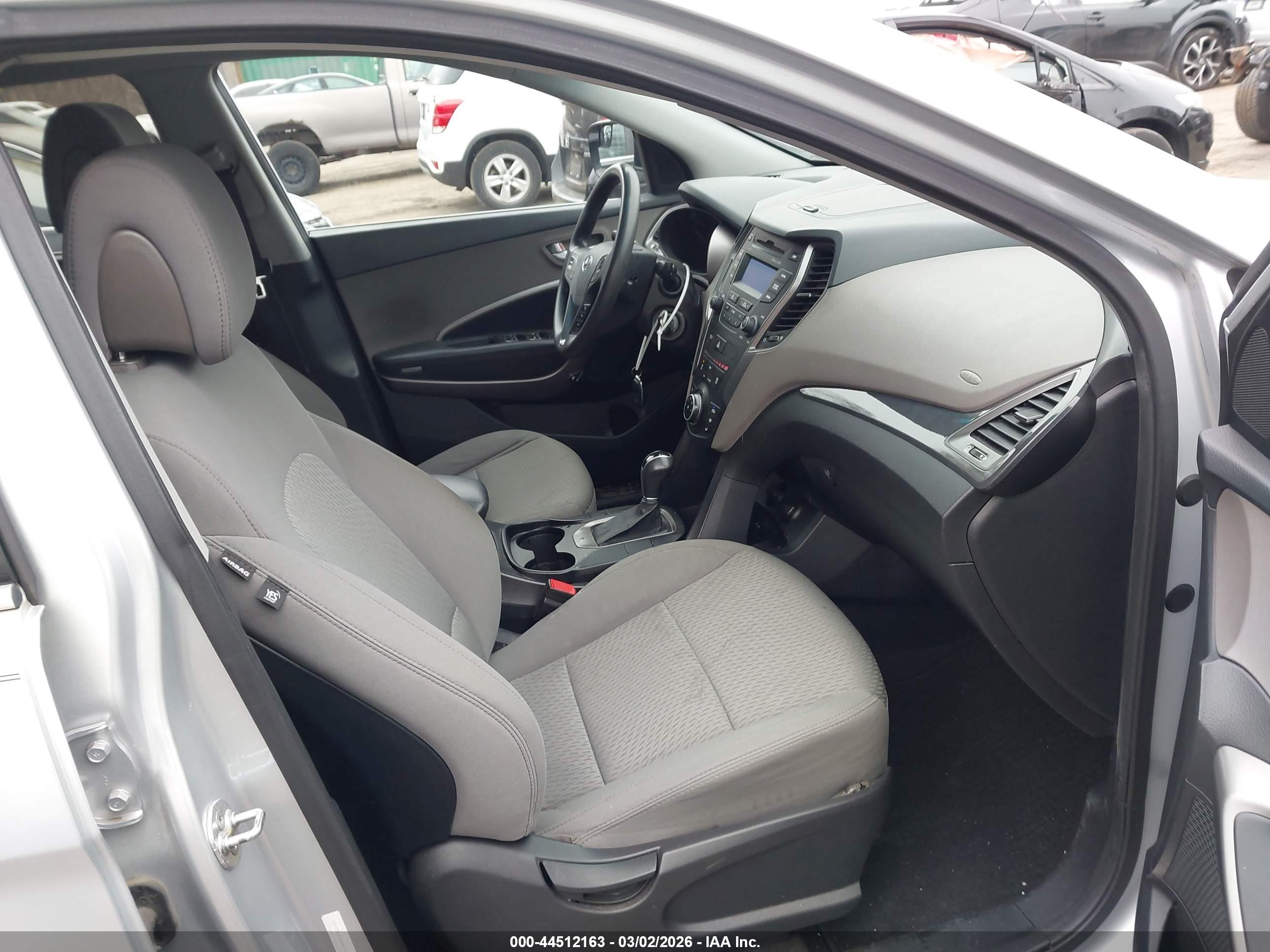 HYUNDAI SANTA image 5