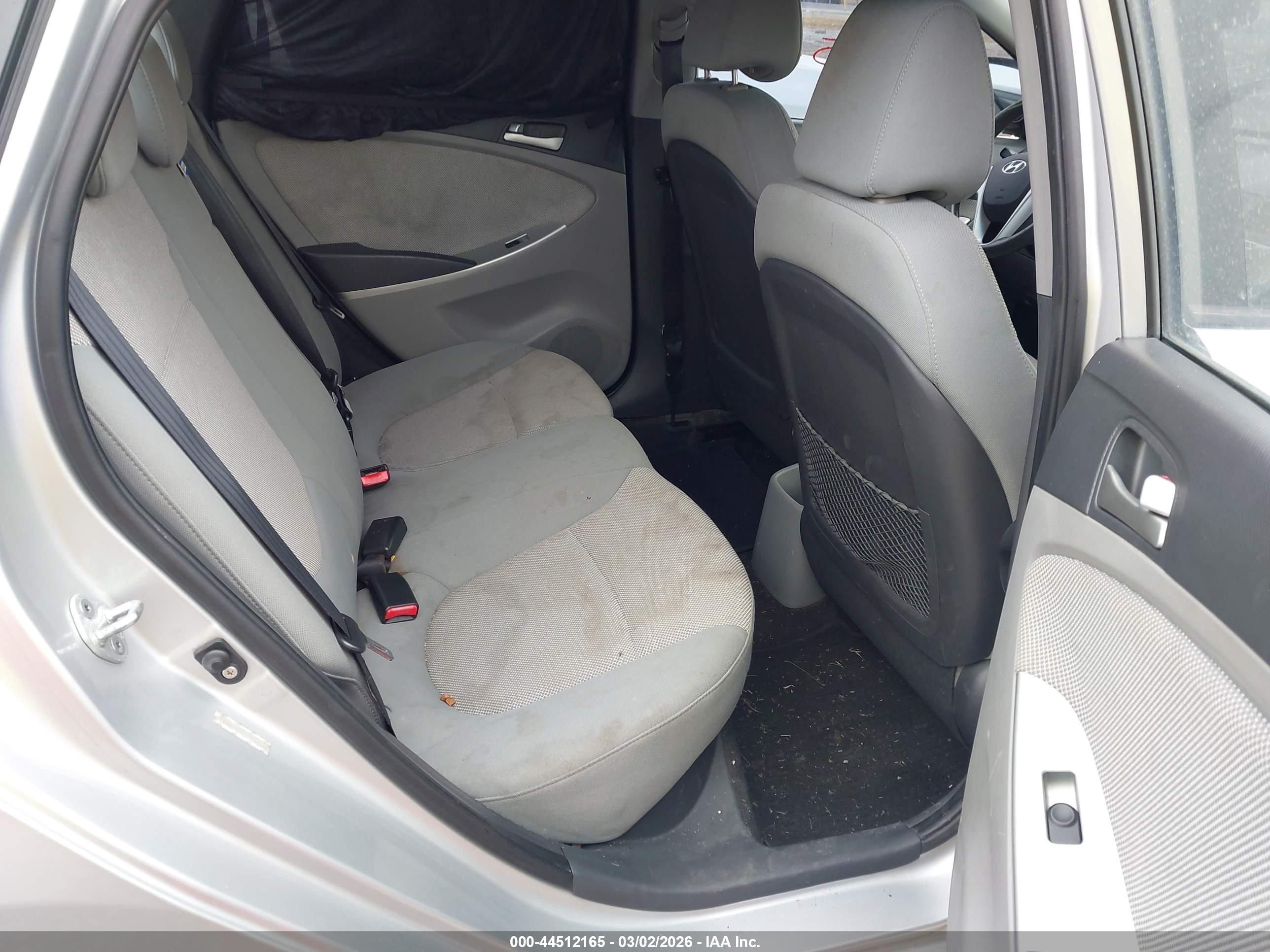 HYUNDAI ACCENT image 8
