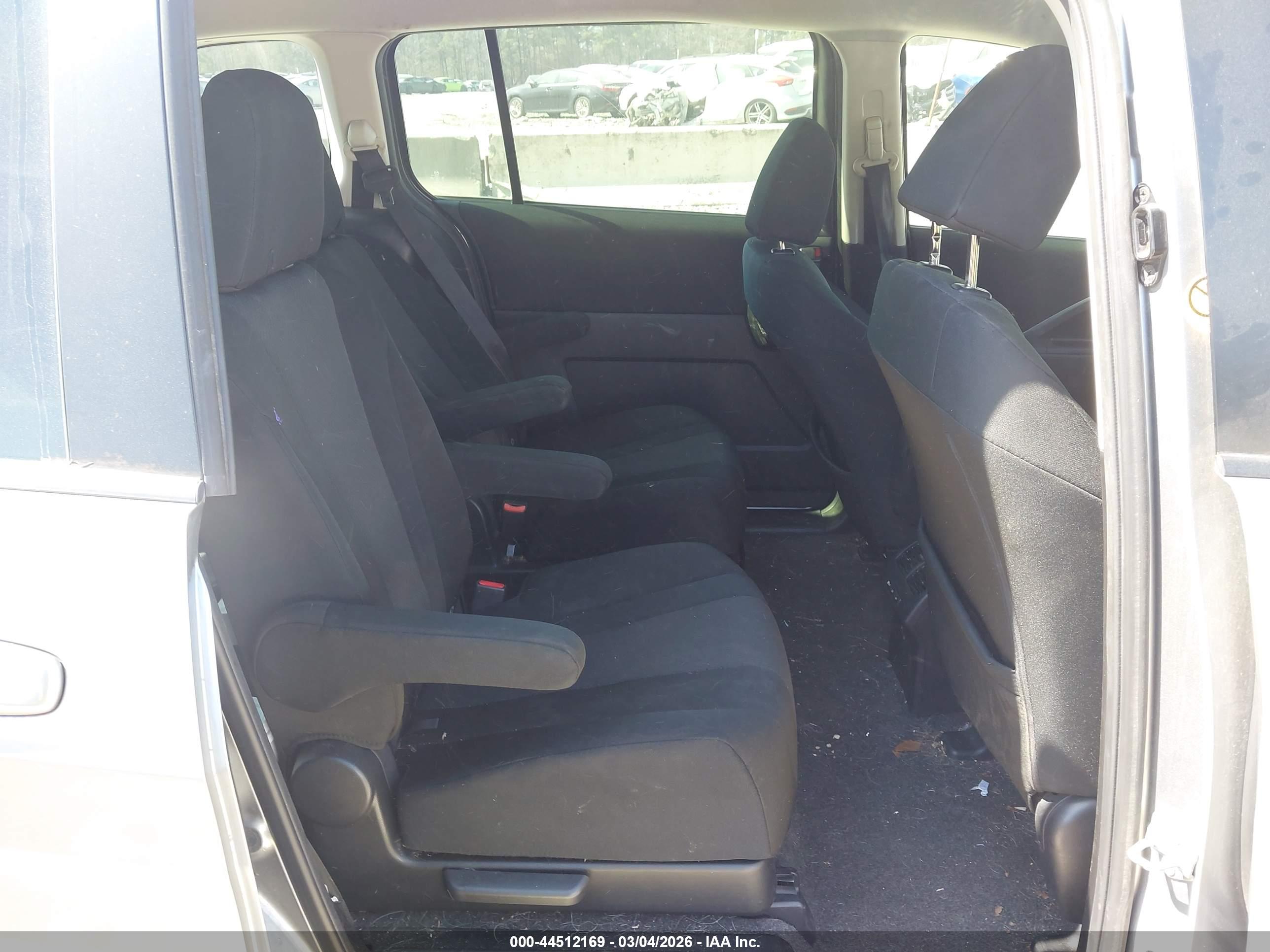 MAZDA MAZDA5 image 8