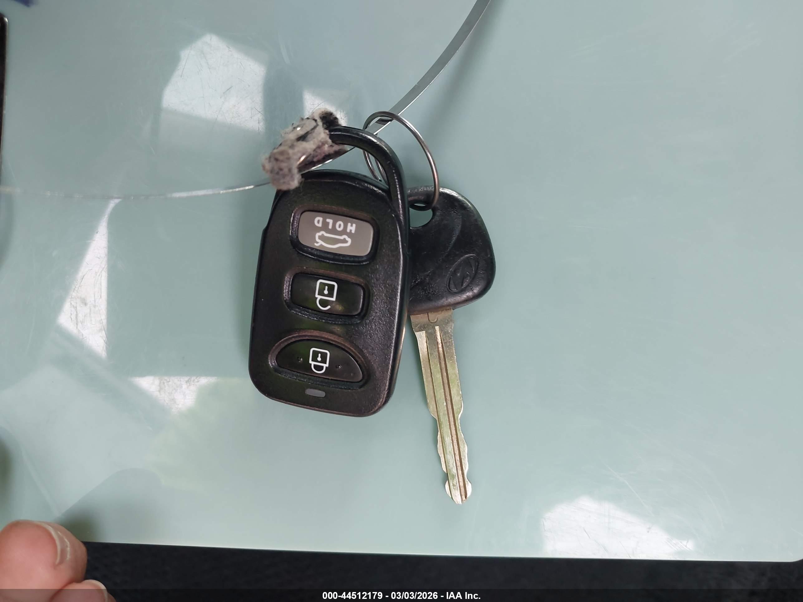 HYUNDAI ELANTRA image 11