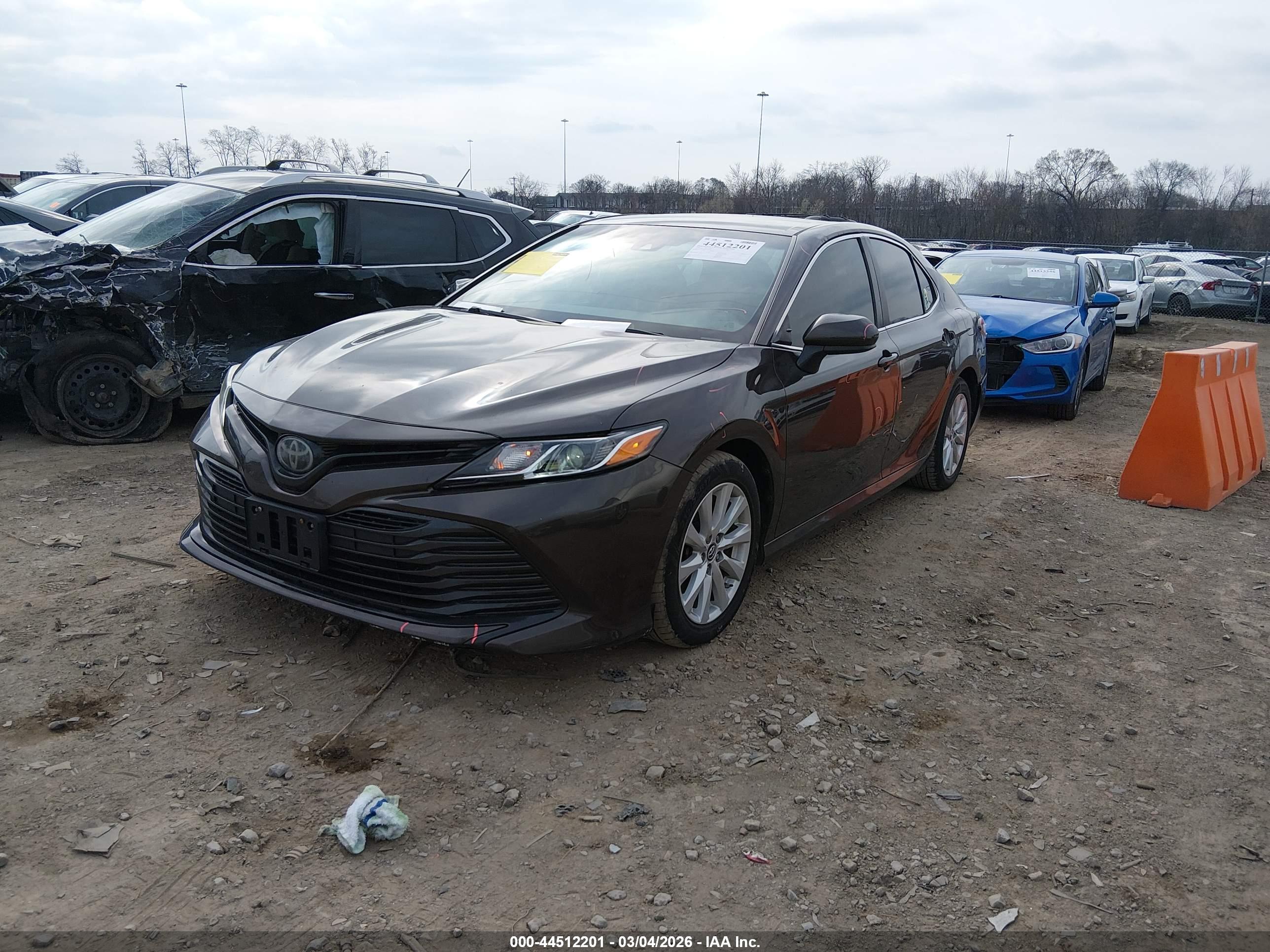 TOYOTA CAMRY image 2