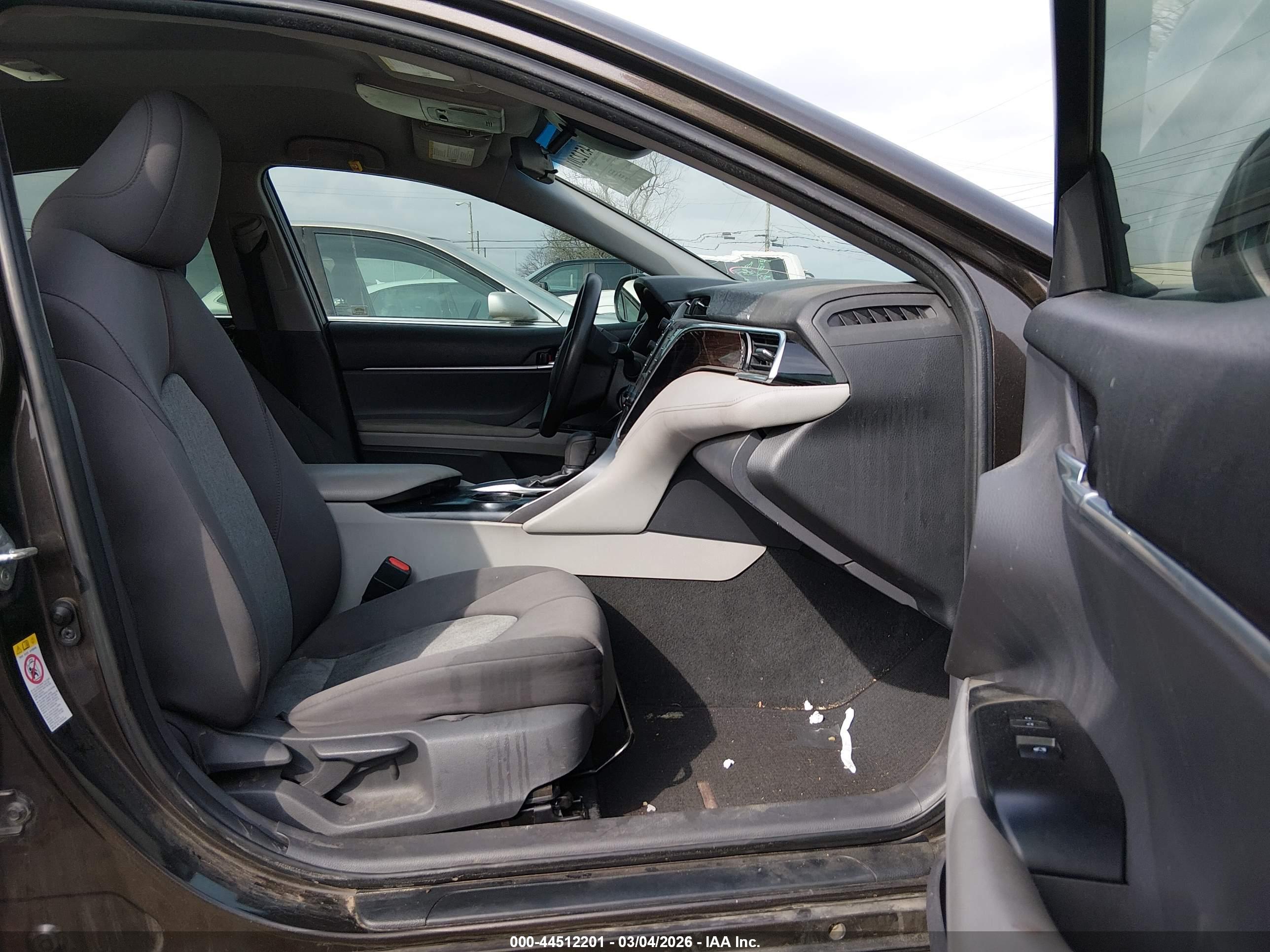 TOYOTA CAMRY image 5