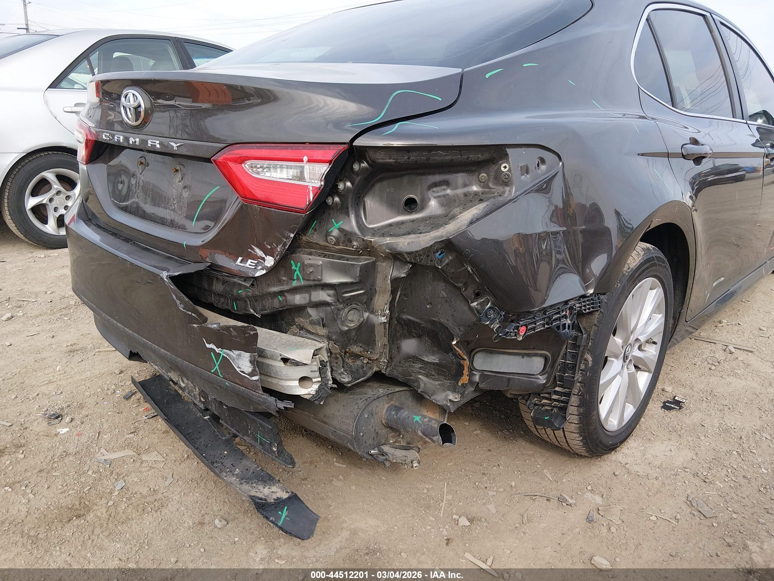 TOYOTA CAMRY image 6