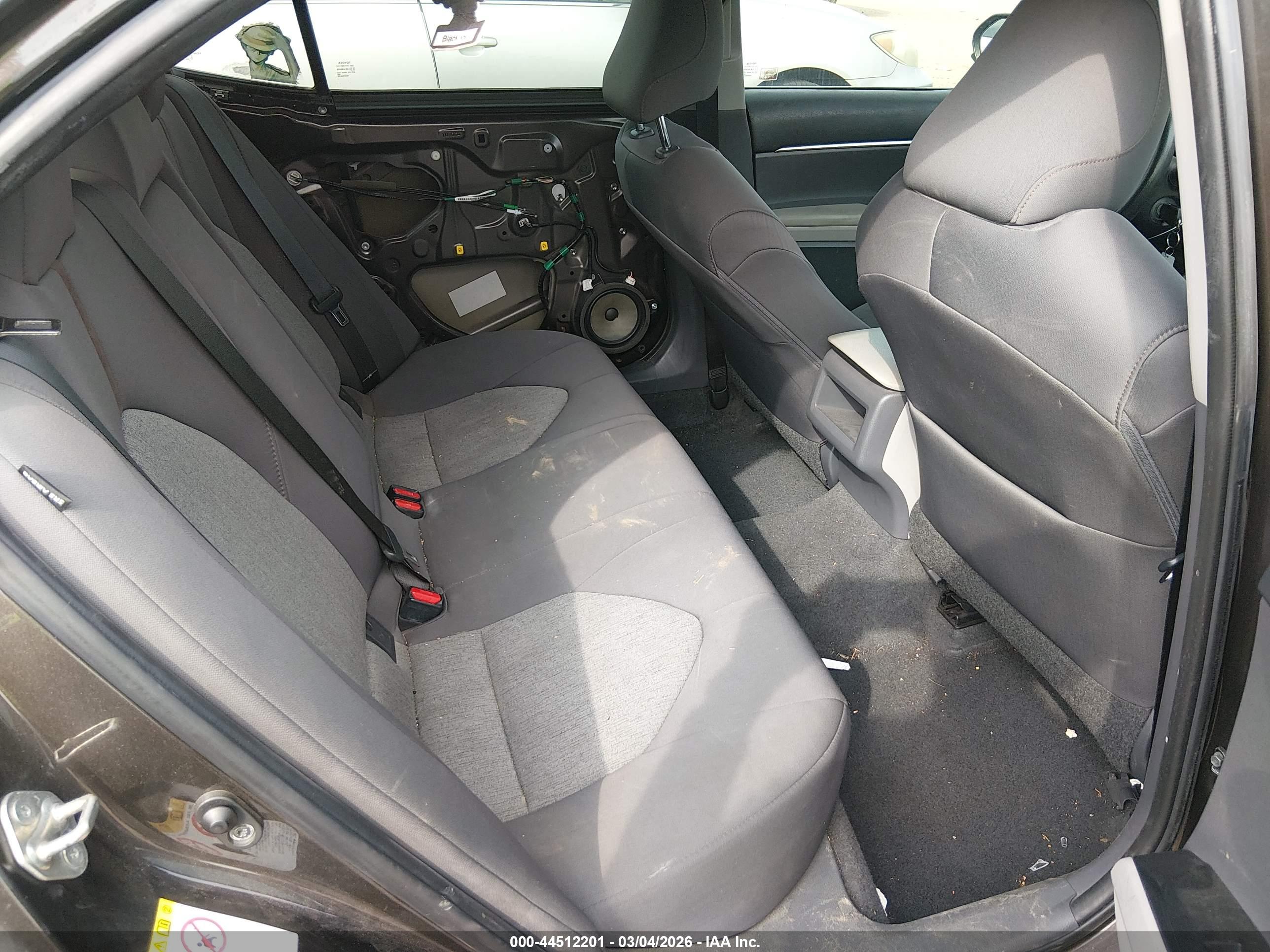 TOYOTA CAMRY image 8