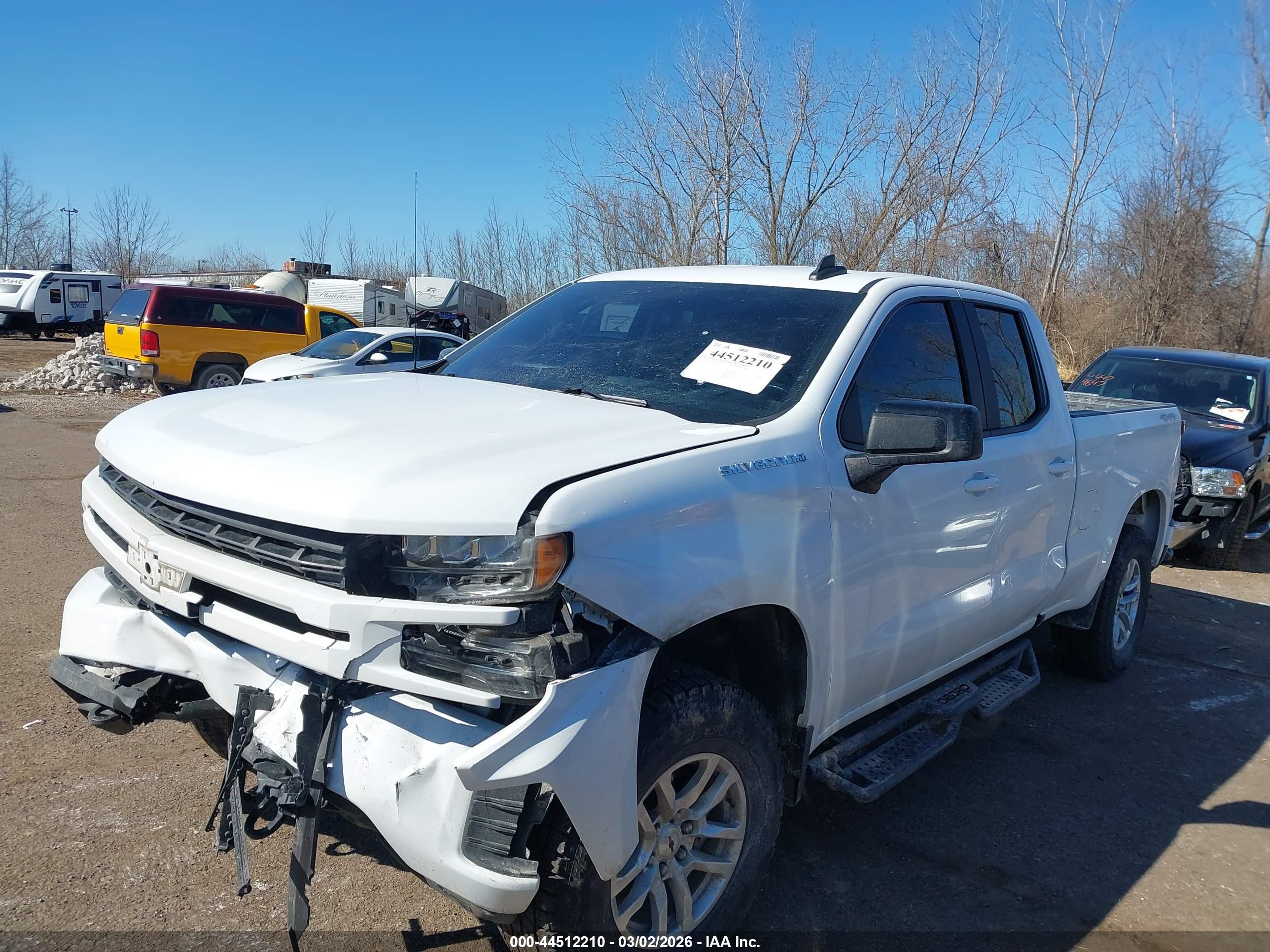 CHEVROLET SILVERADO image 2