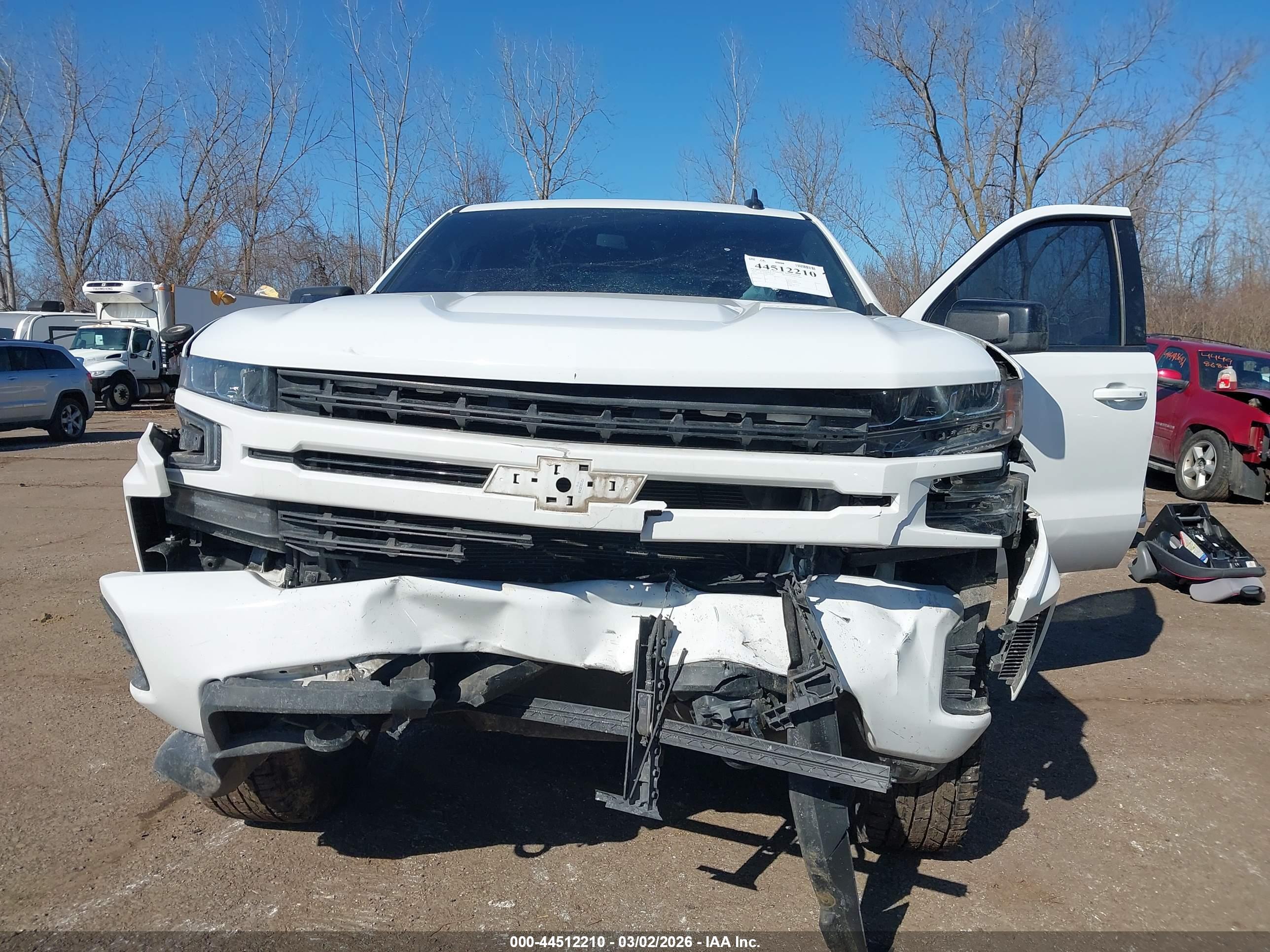 CHEVROLET SILVERADO image 6