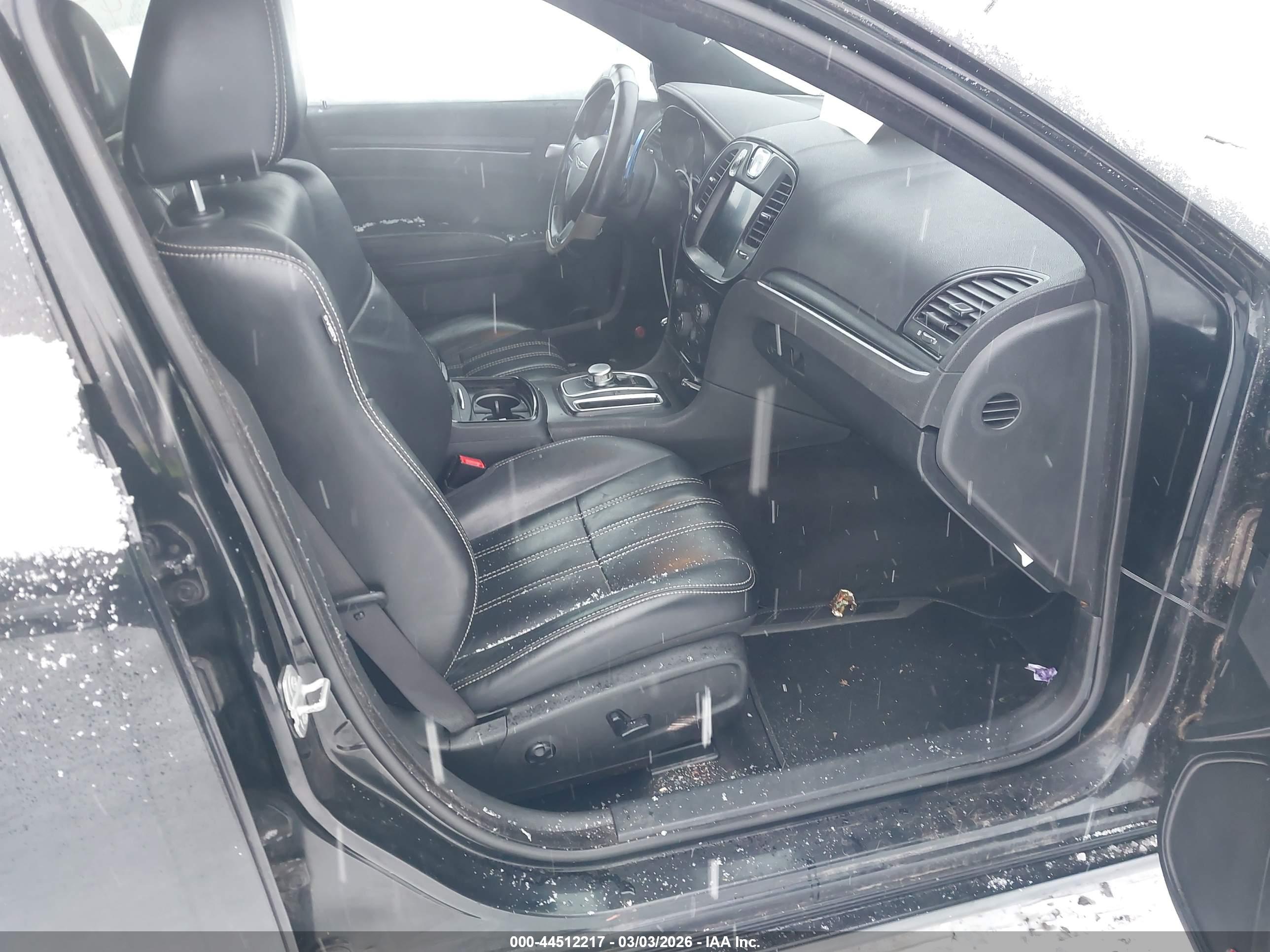 CHRYSLER 300 image 5