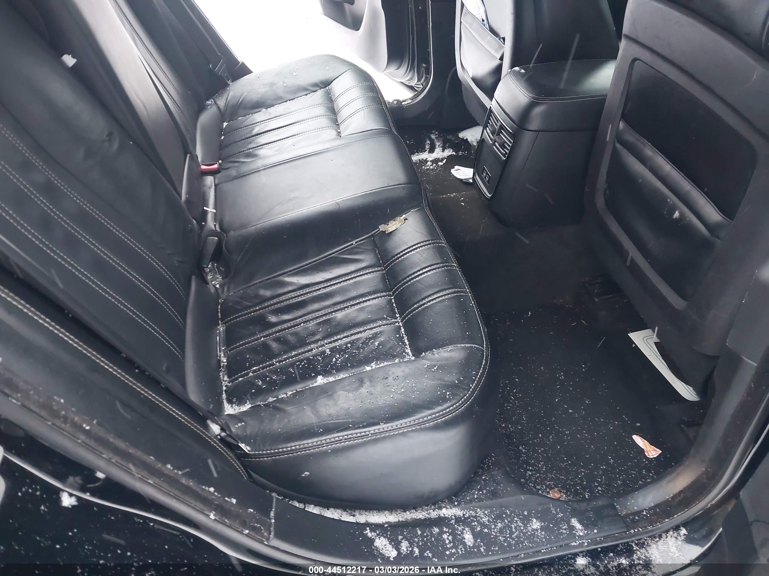 CHRYSLER 300 image 8