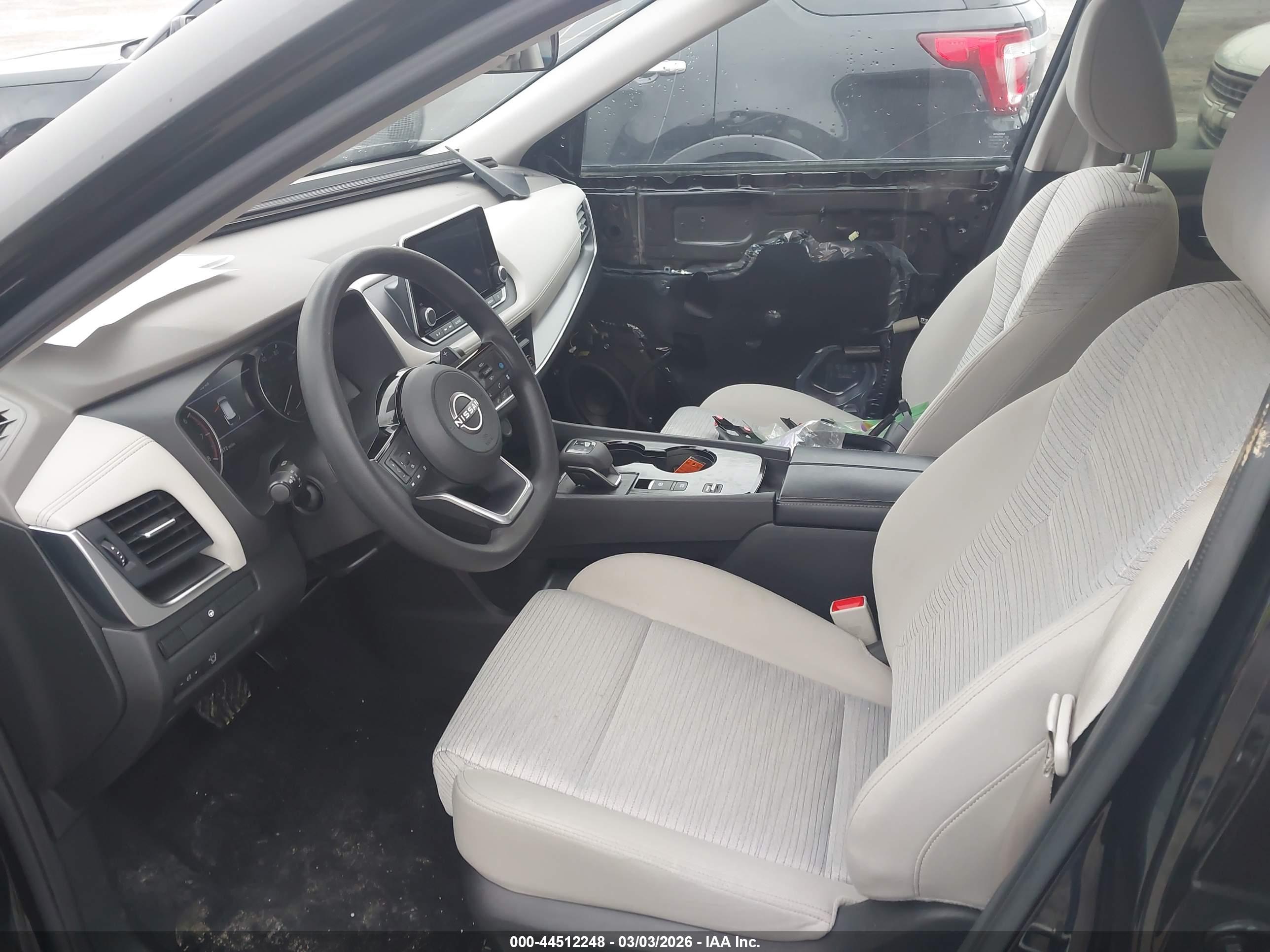 NISSAN ROGUE image 5