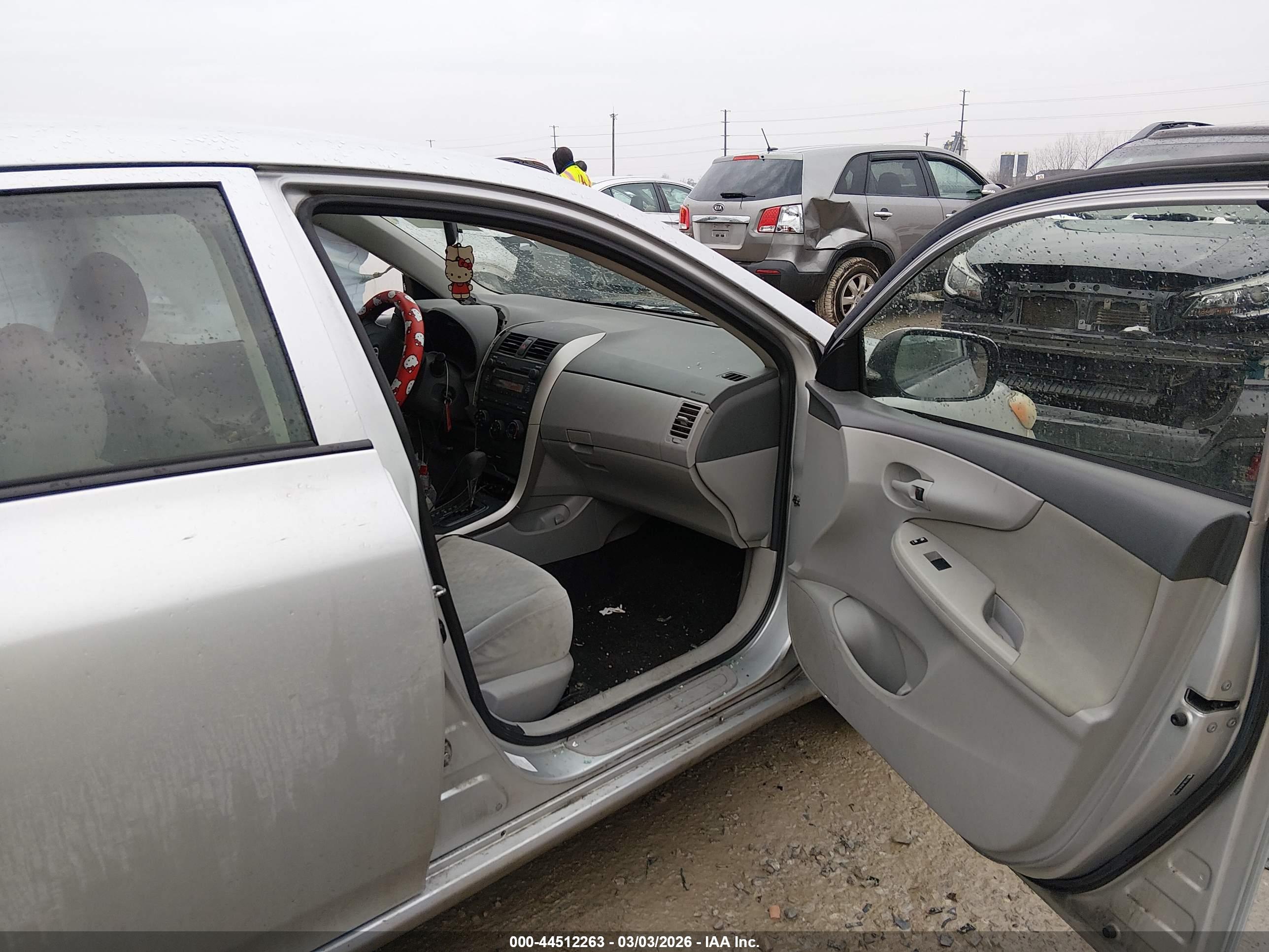 TOYOTA COROLLA image 5