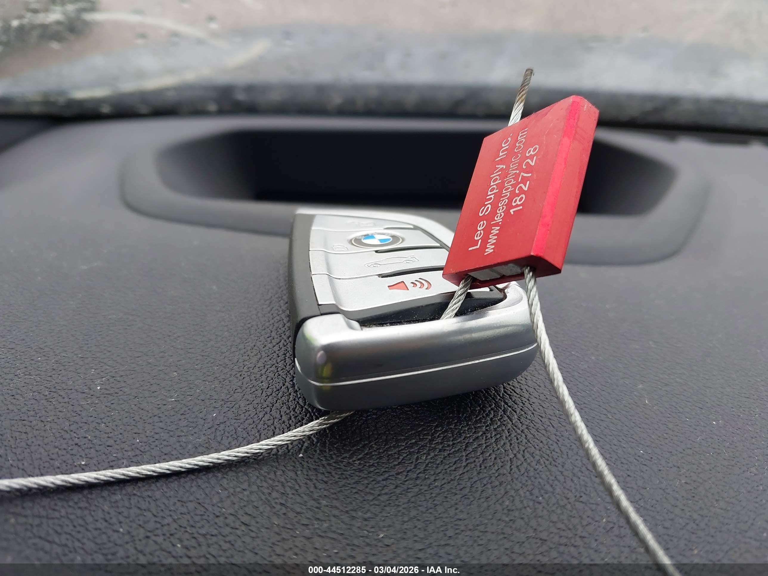 BMW M550I image 11