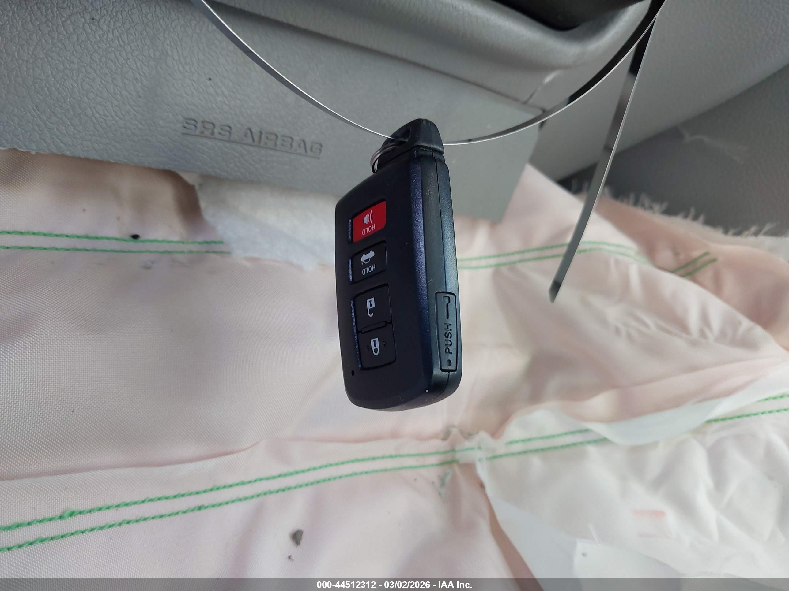 TOYOTA CAMRY image 11