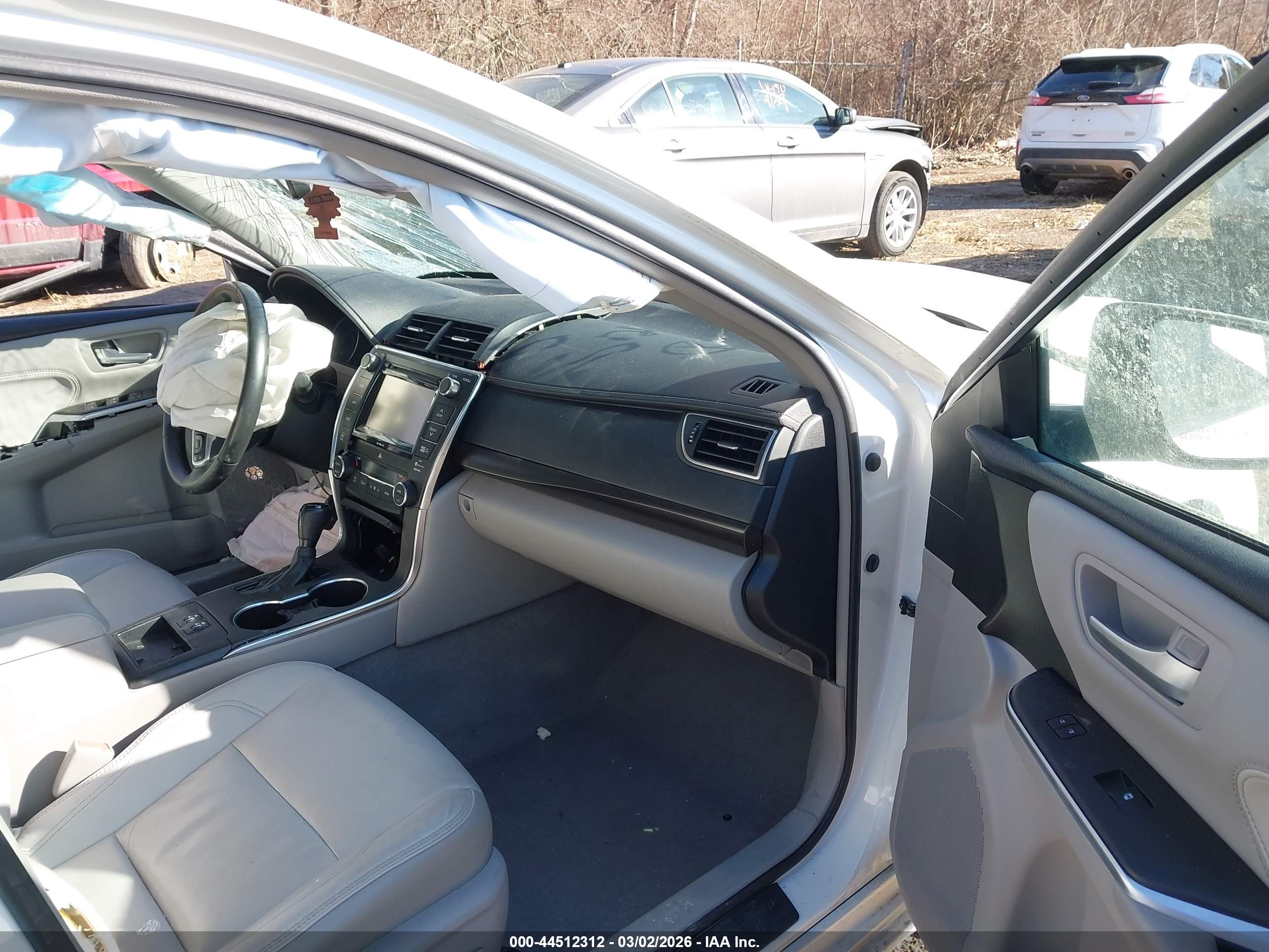TOYOTA CAMRY image 5