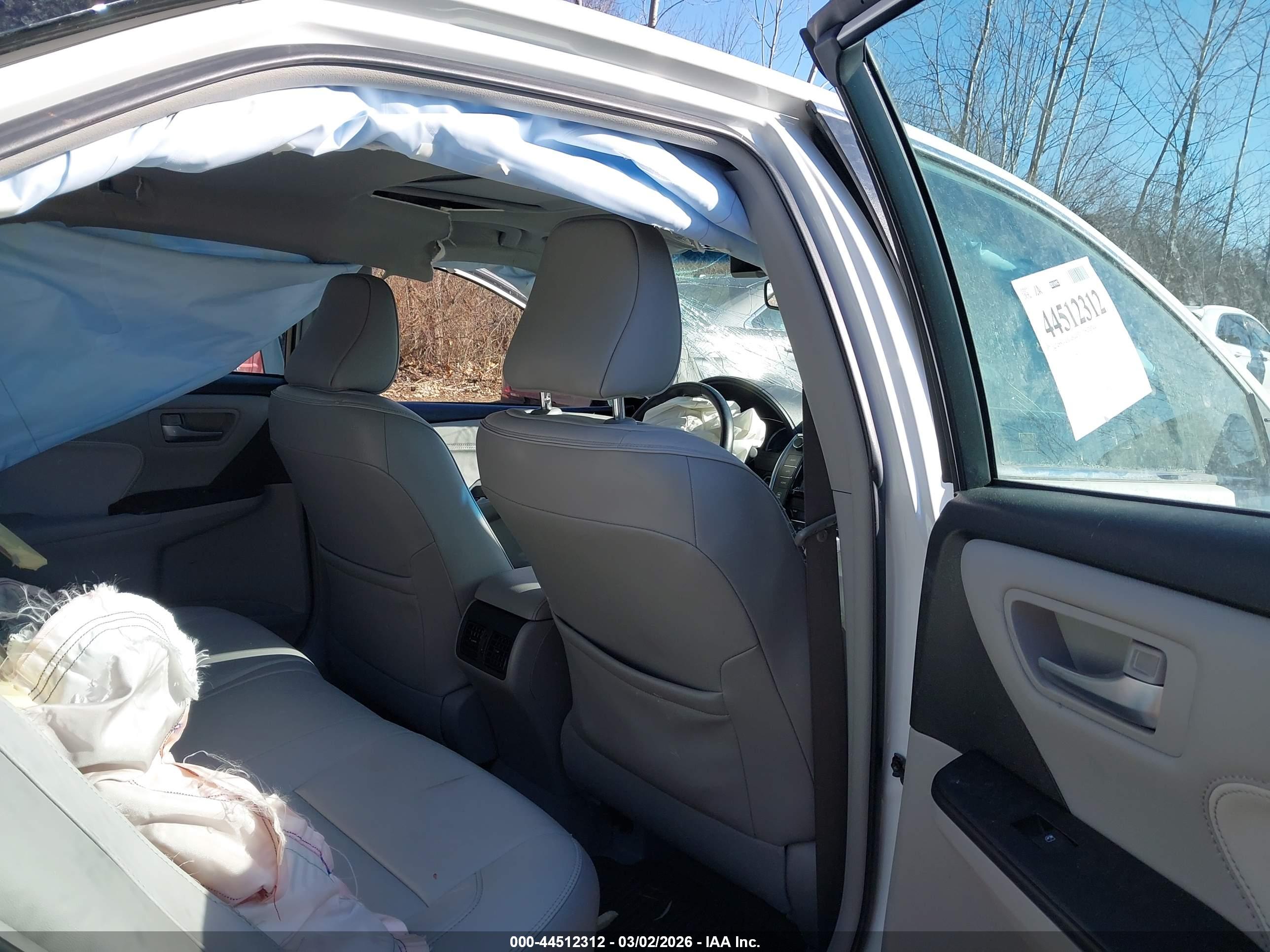 TOYOTA CAMRY image 8