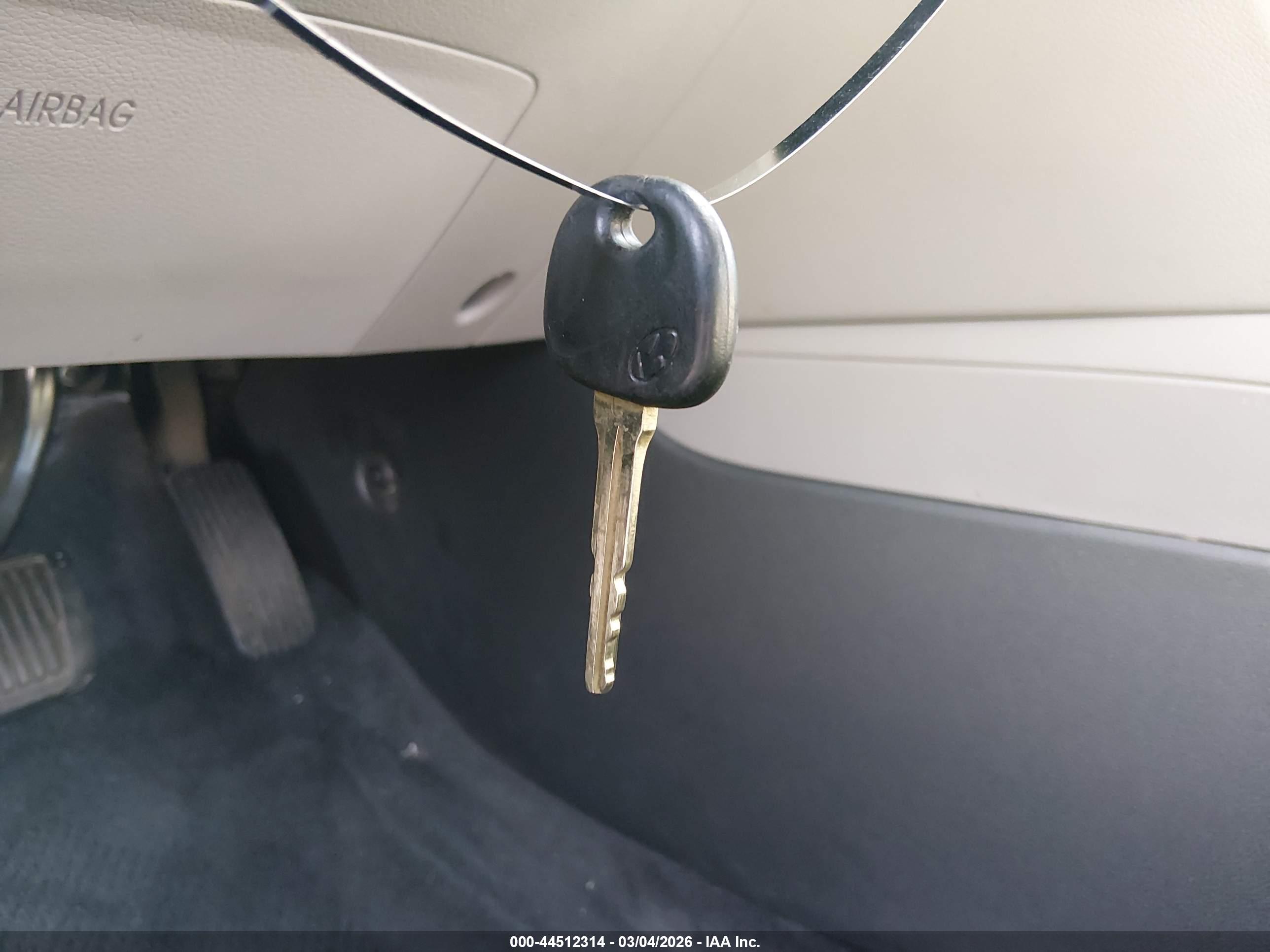 HYUNDAI ELANTRA image 11