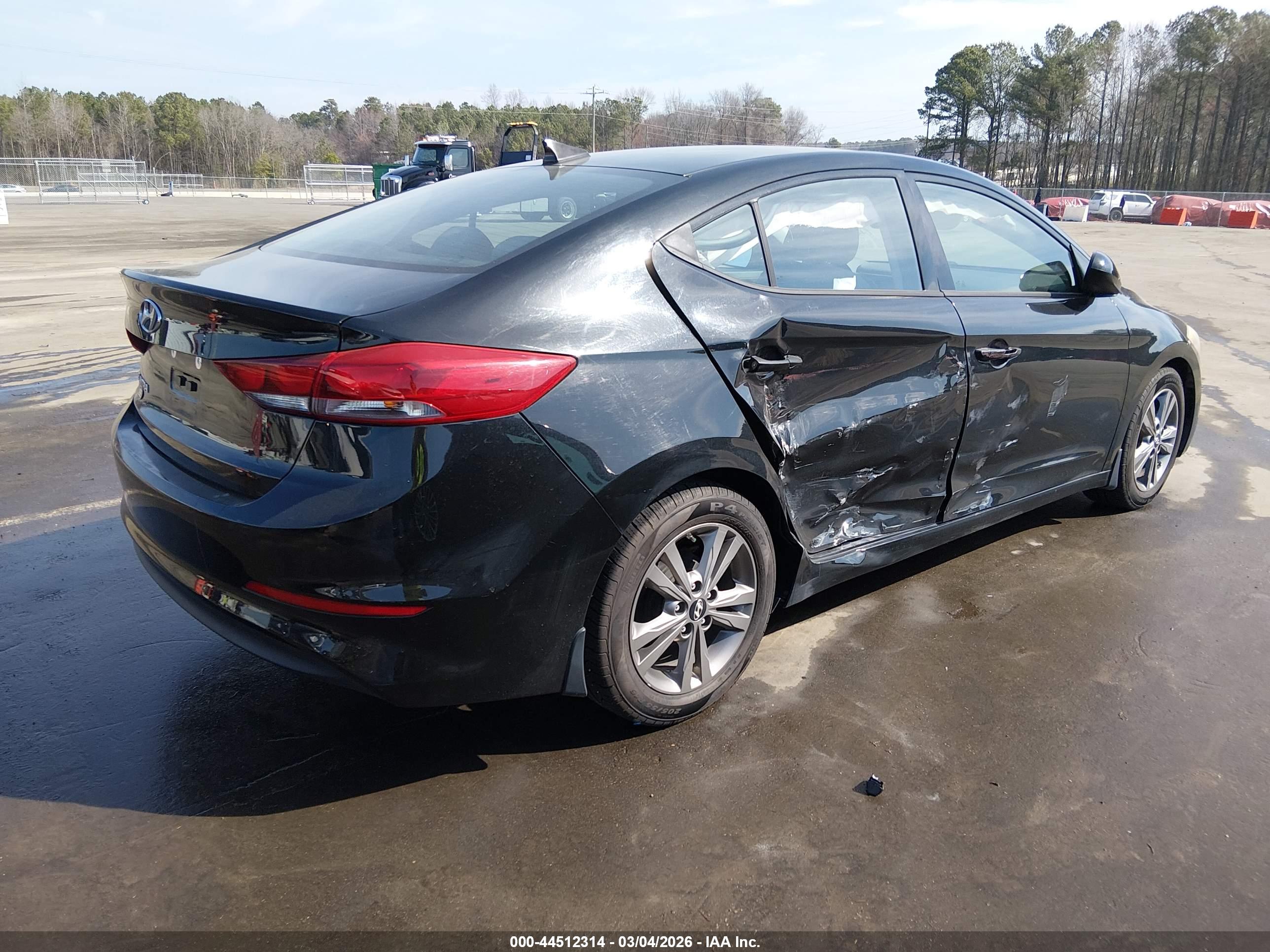 HYUNDAI ELANTRA image 4