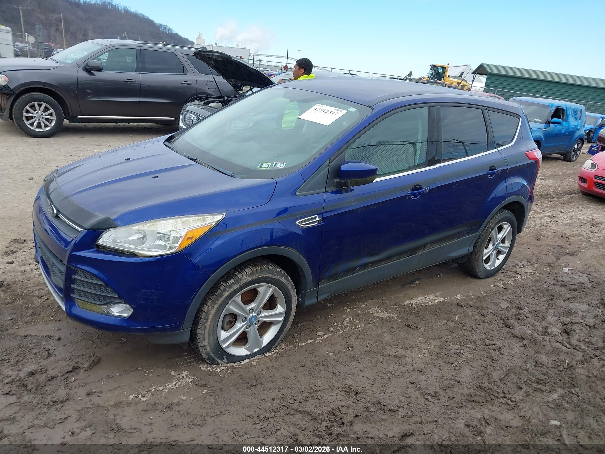 FORD ESCAPE image 2