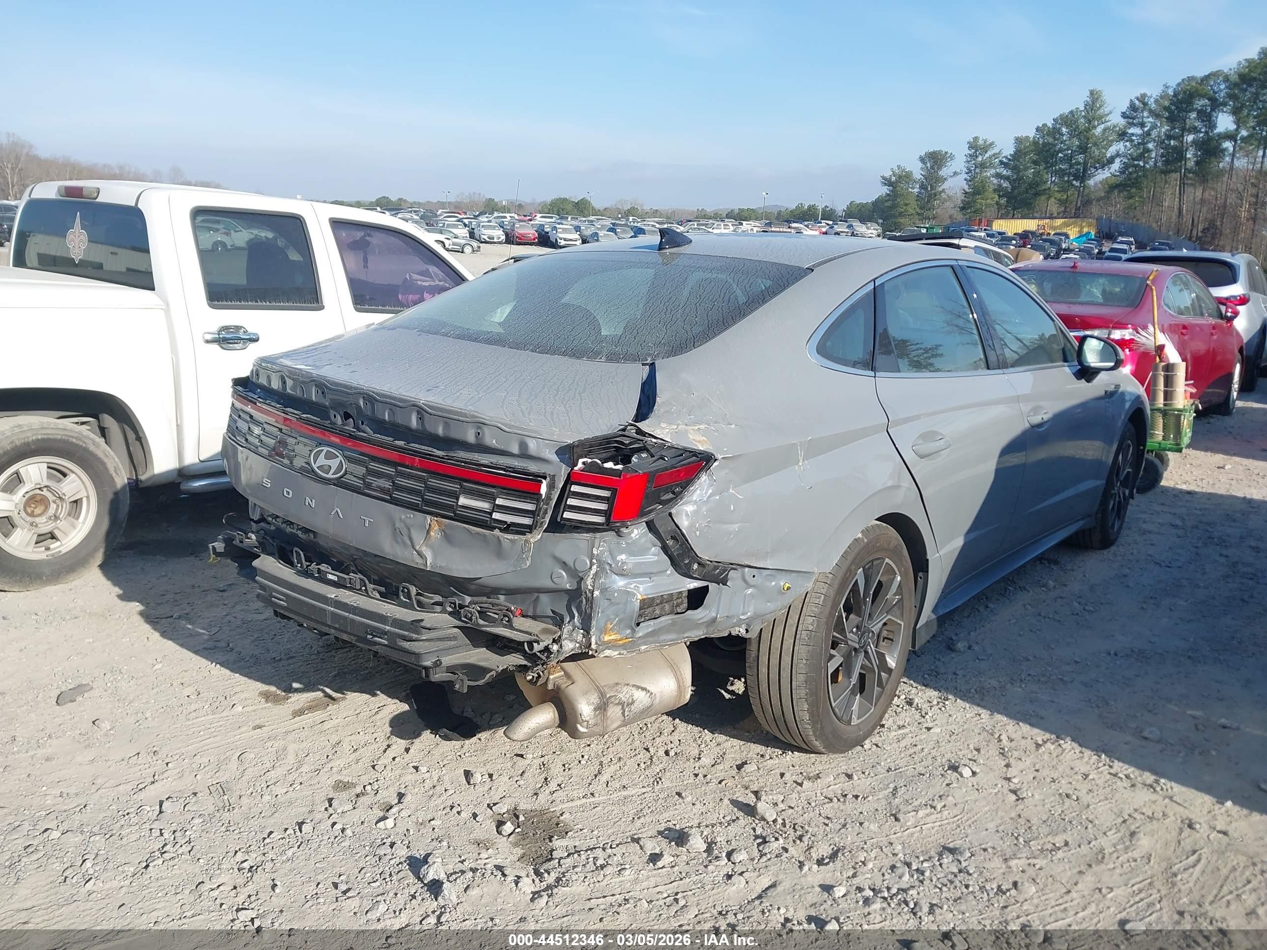 HYUNDAI SONATA image 4