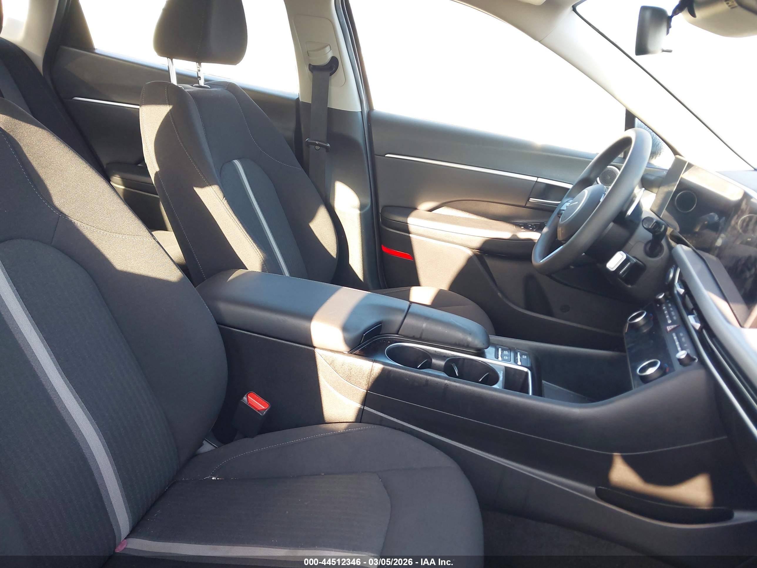 HYUNDAI SONATA image 5
