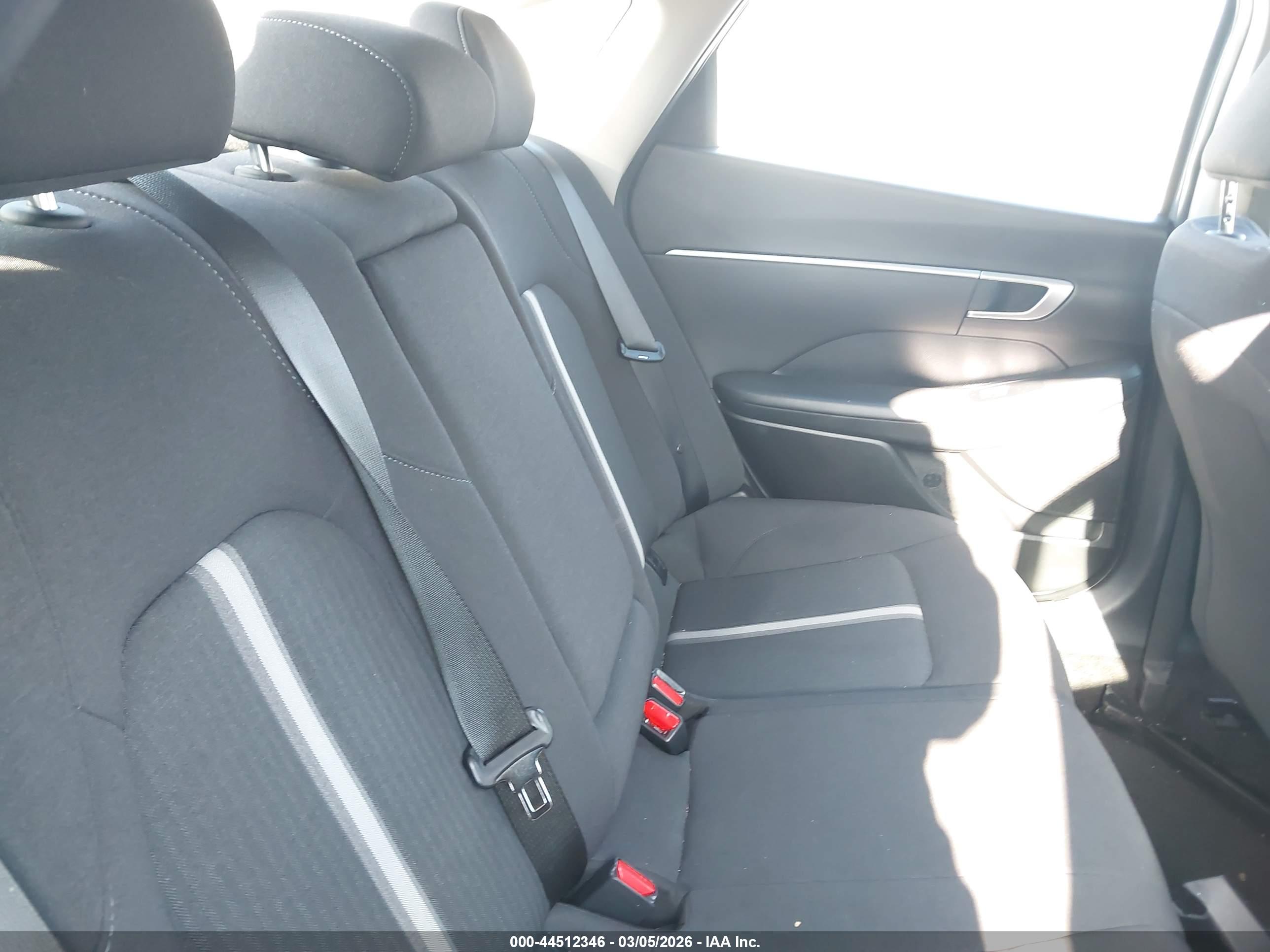 HYUNDAI SONATA image 8