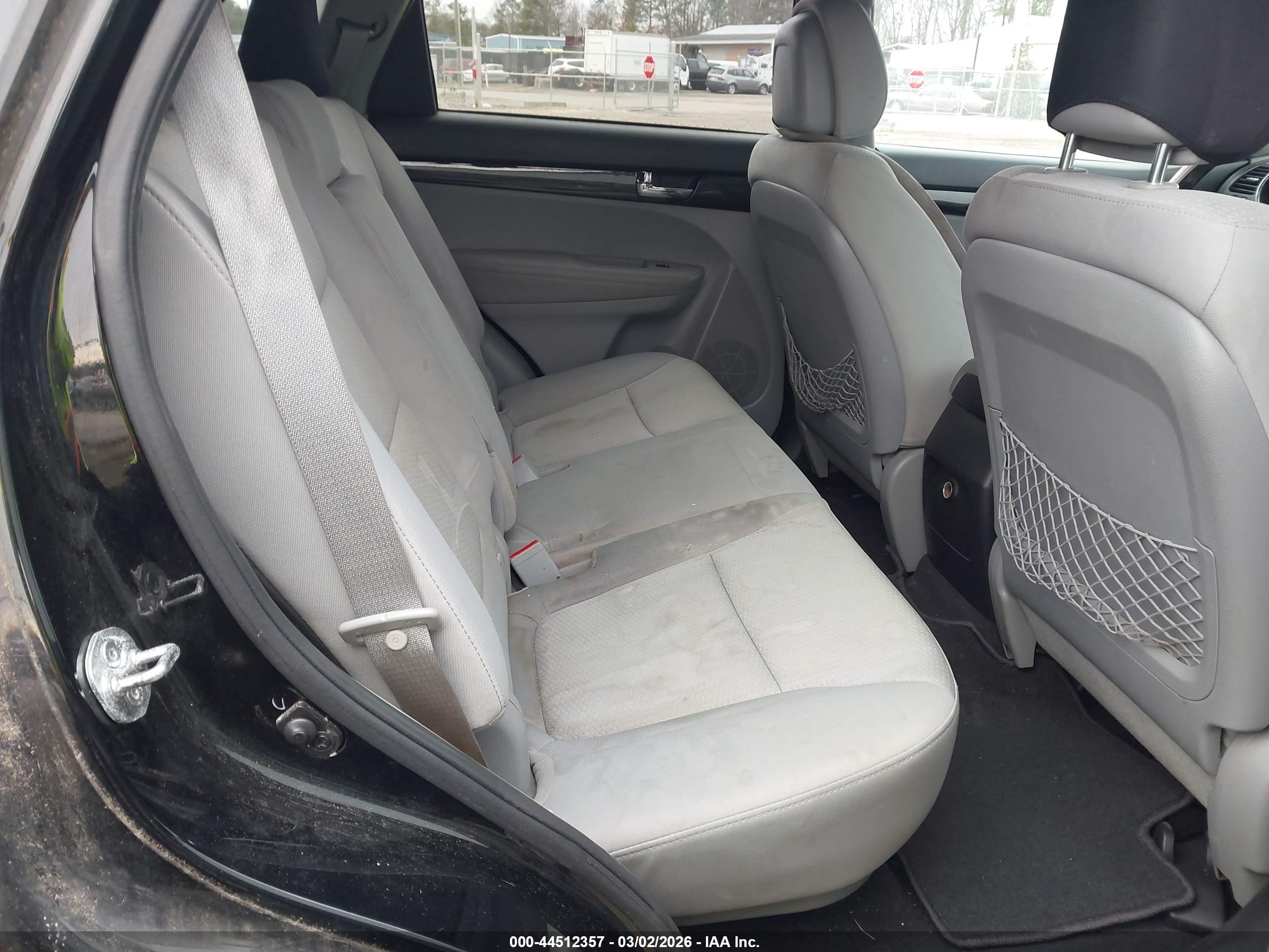 KIA SORENTO image 8