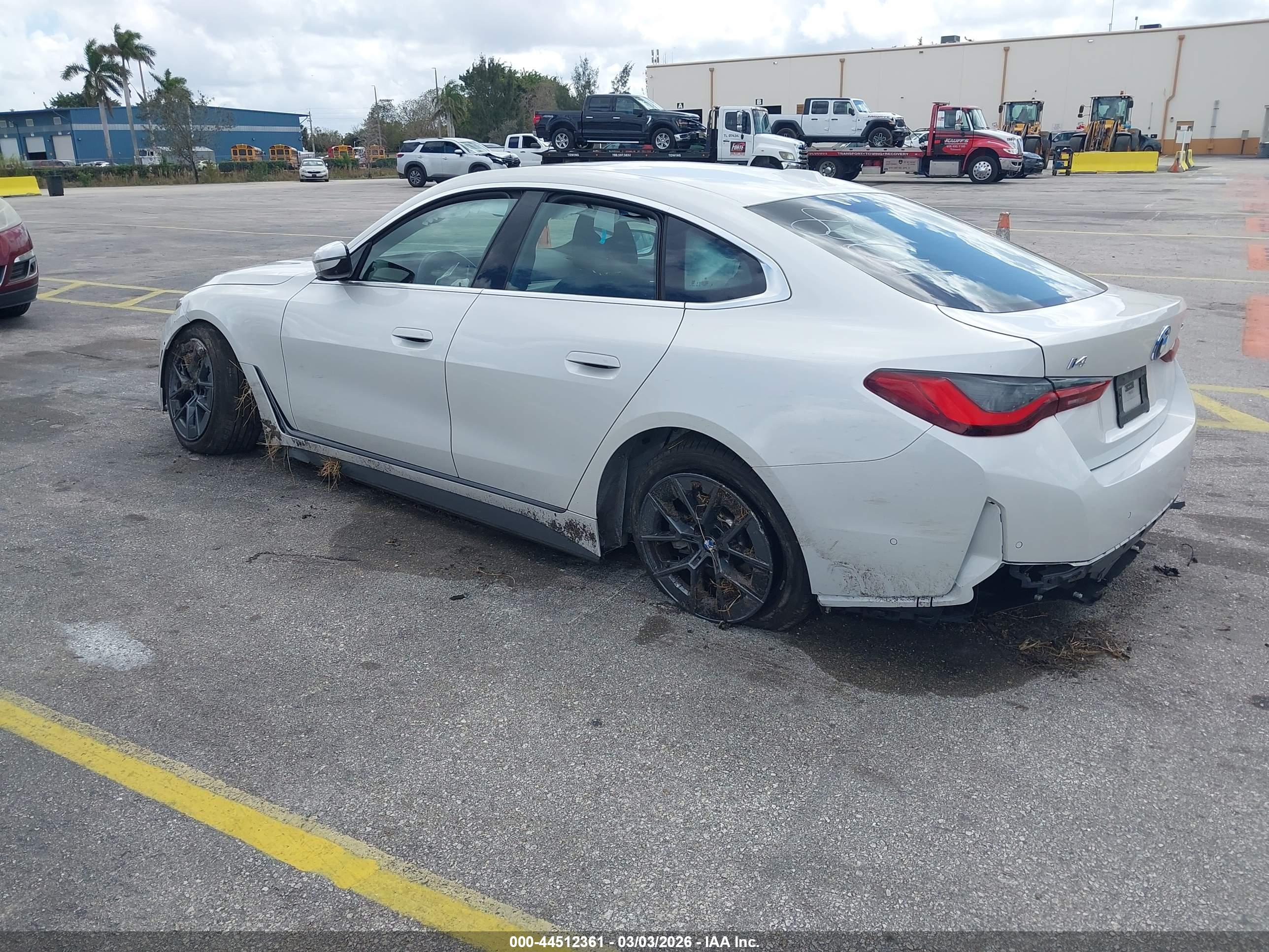 BMW I4 image 3