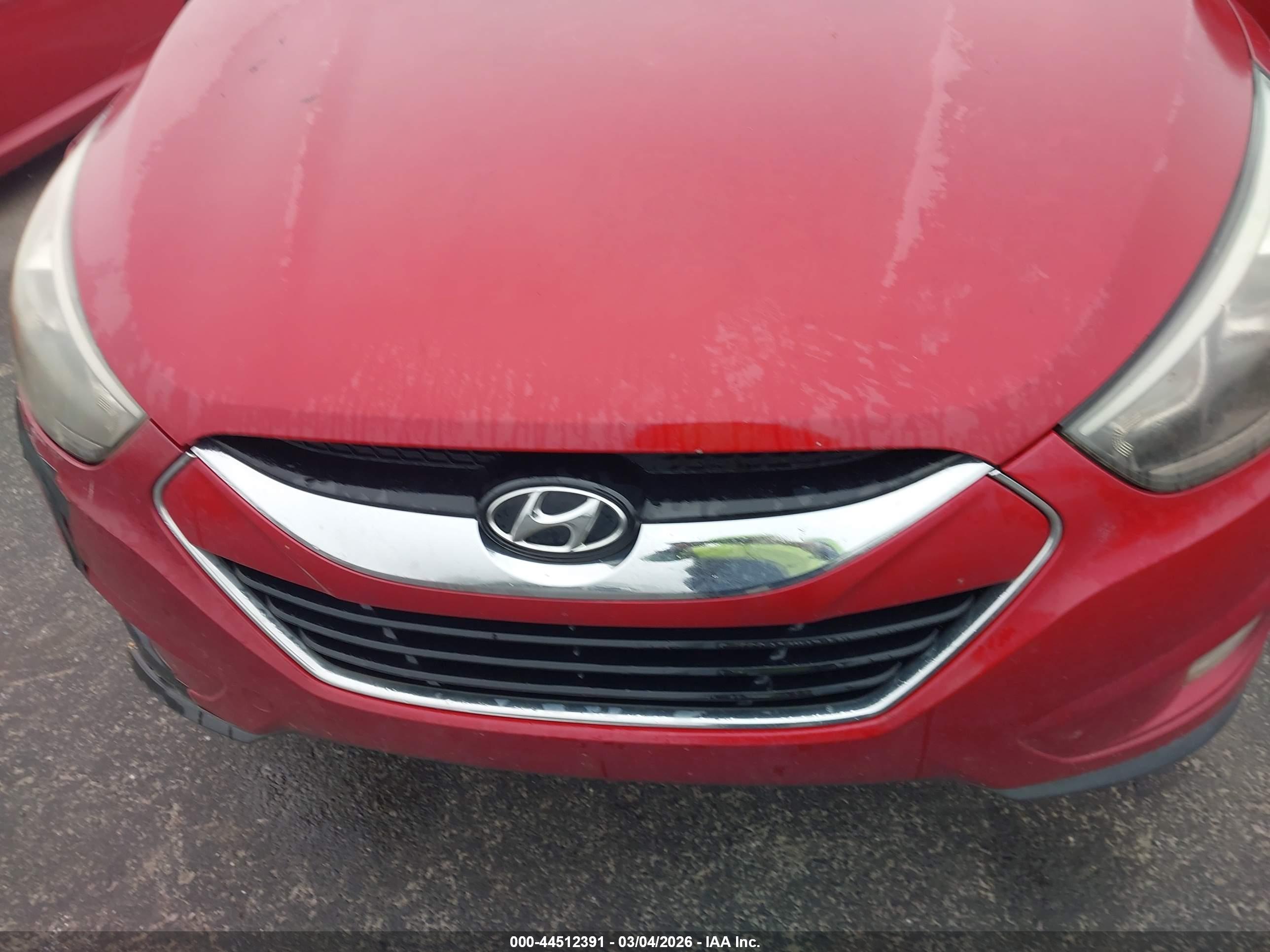 HYUNDAI TUCSON image 6