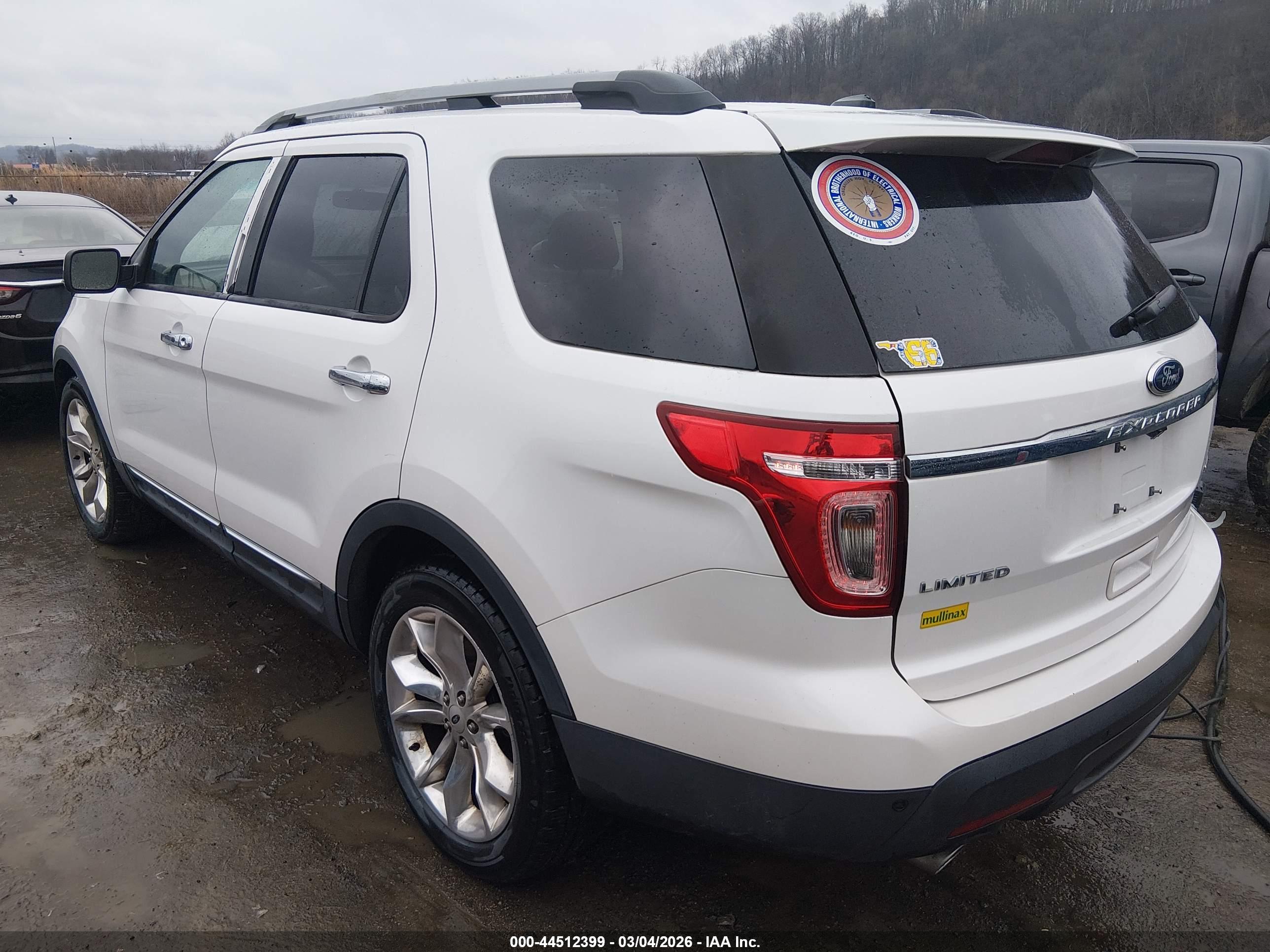 FORD EXPLORER image 3
