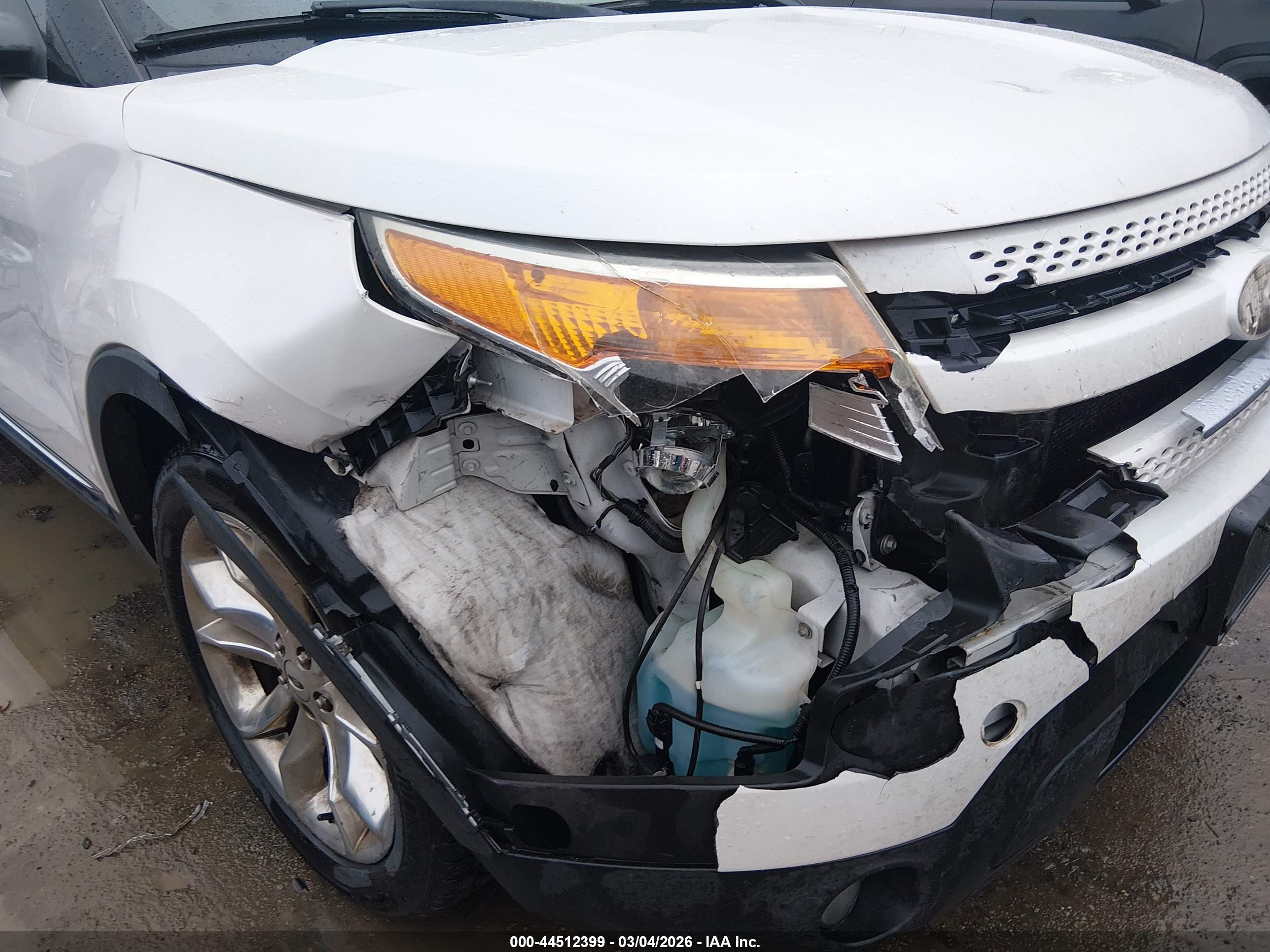 FORD EXPLORER image 6
