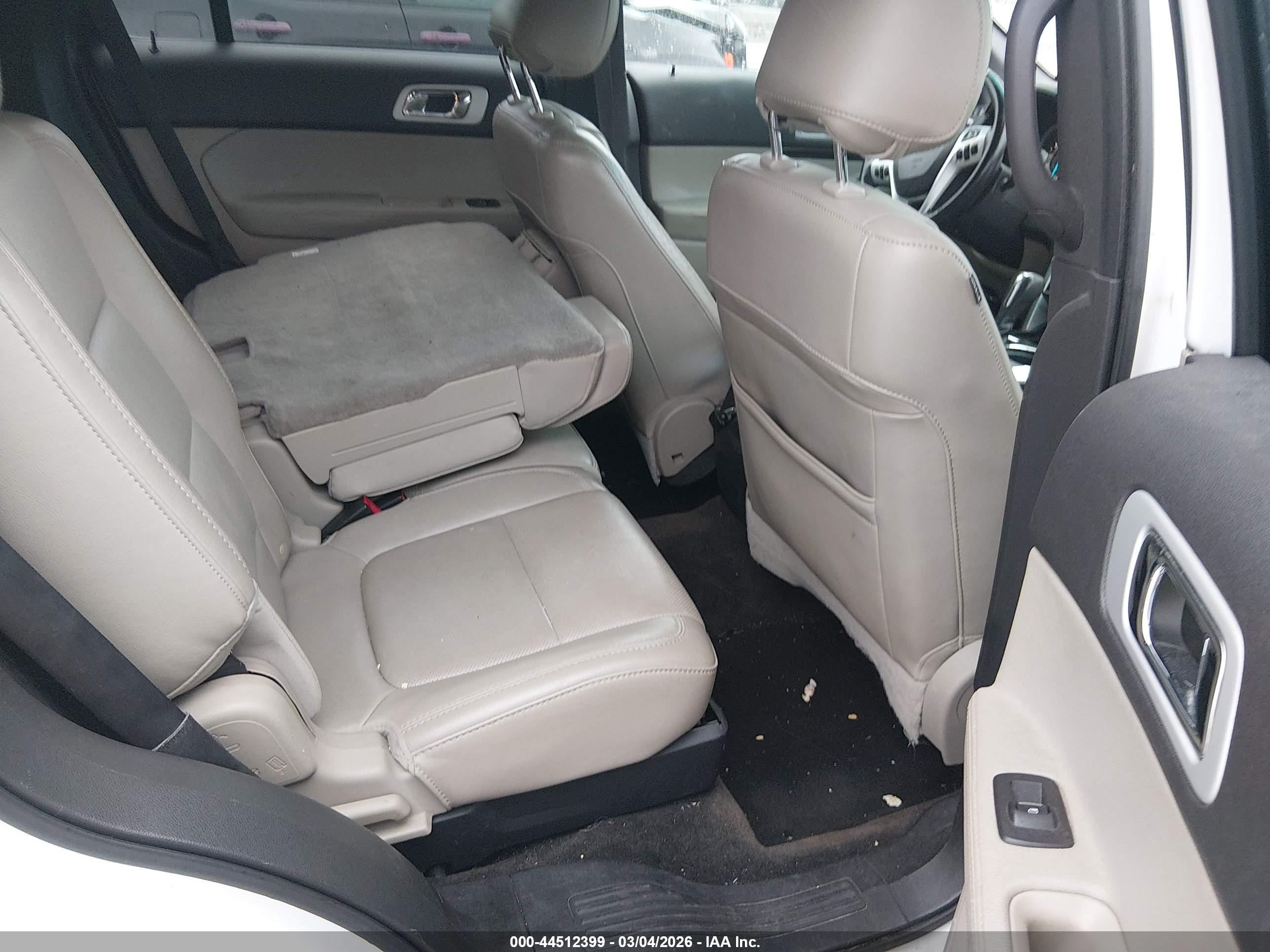 FORD EXPLORER image 8