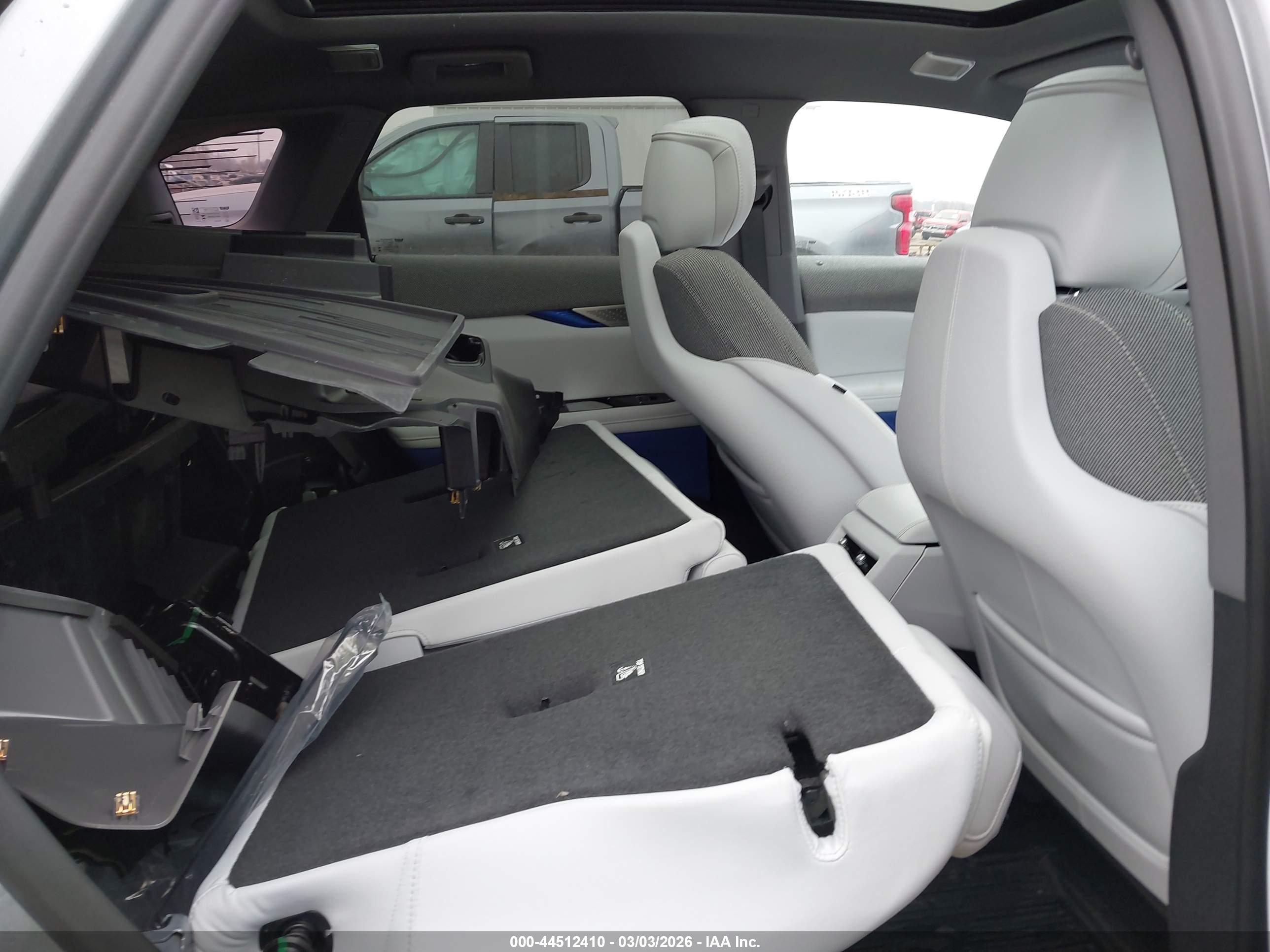 CADILLAC OPTIQ image 8