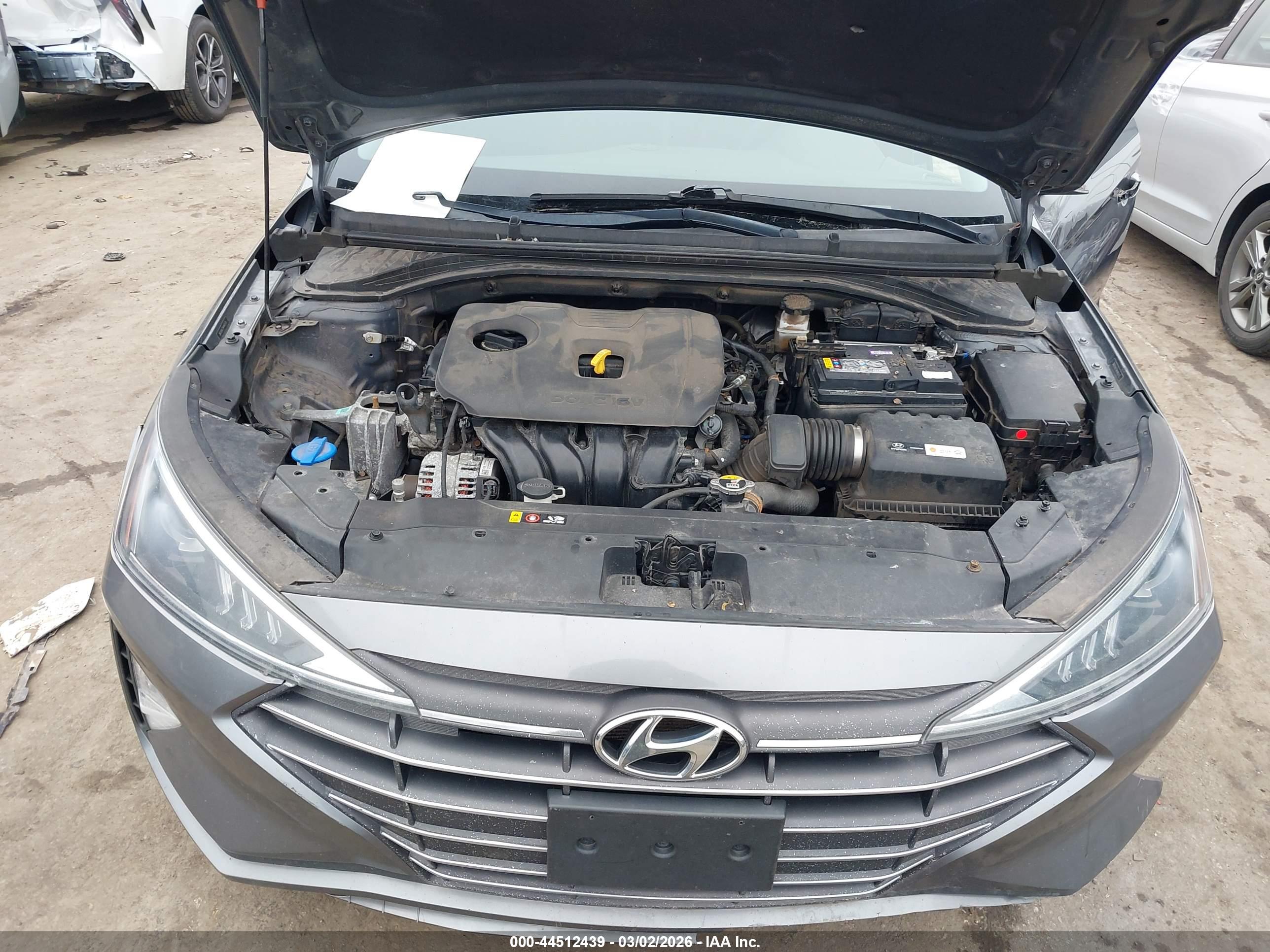 HYUNDAI ELANTRA image 10