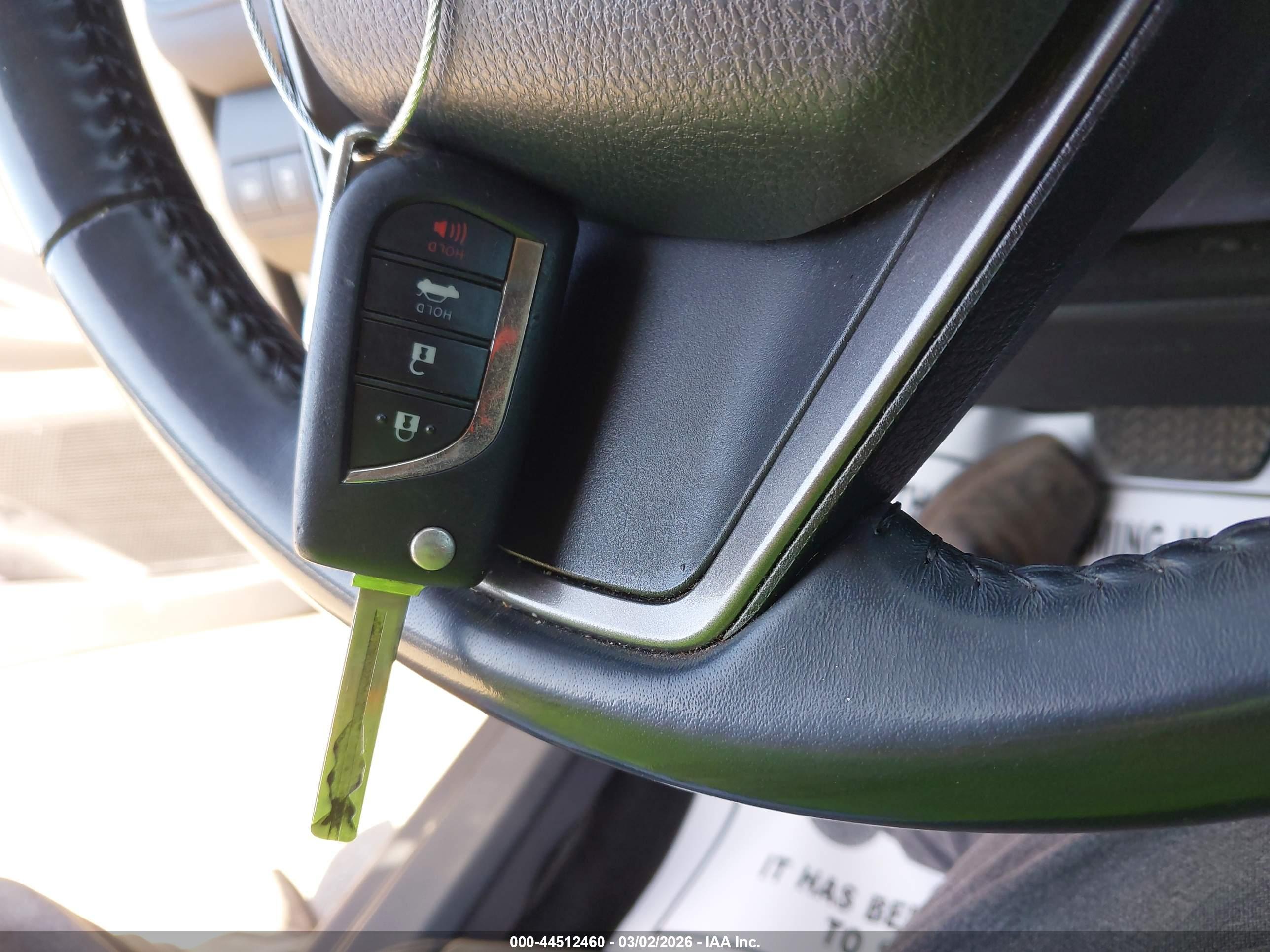 TOYOTA CAMRY image 11