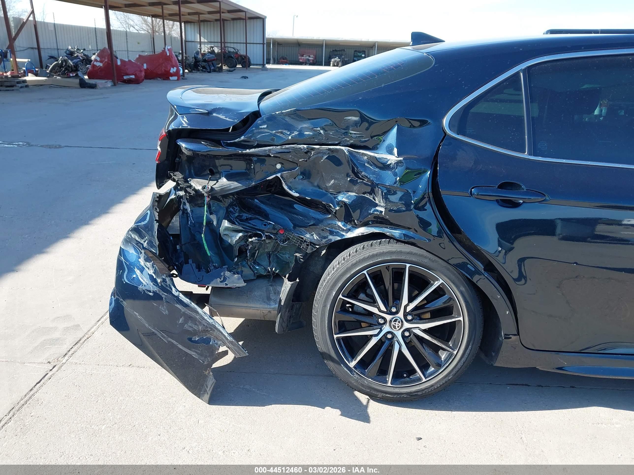 TOYOTA CAMRY image 6