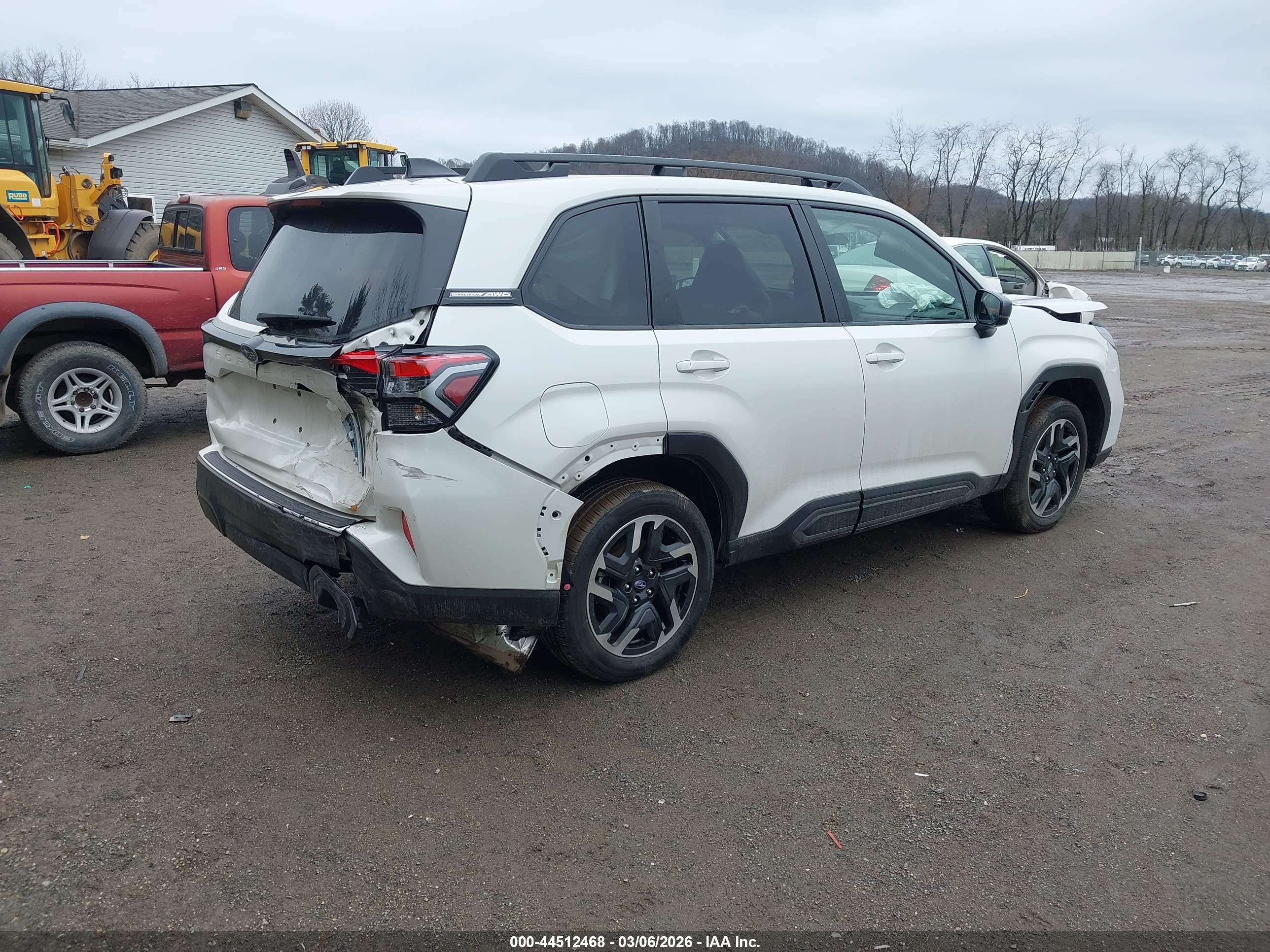 SUBARU FORESTER image 4