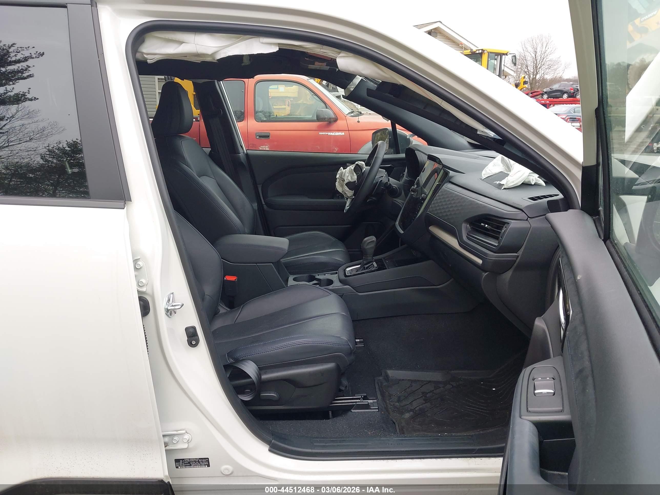 SUBARU FORESTER image 5