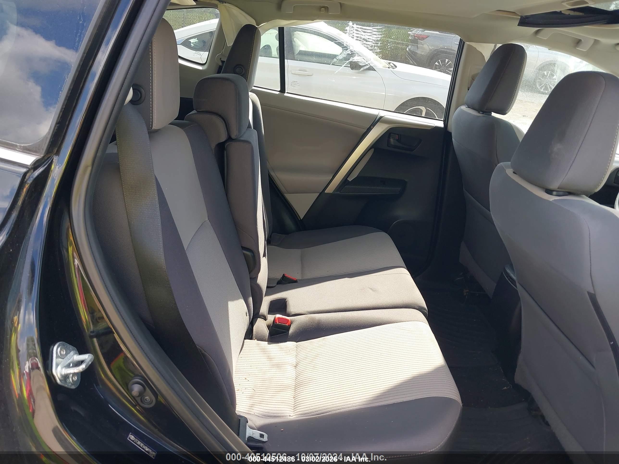 TOYOTA RAV4 image 8