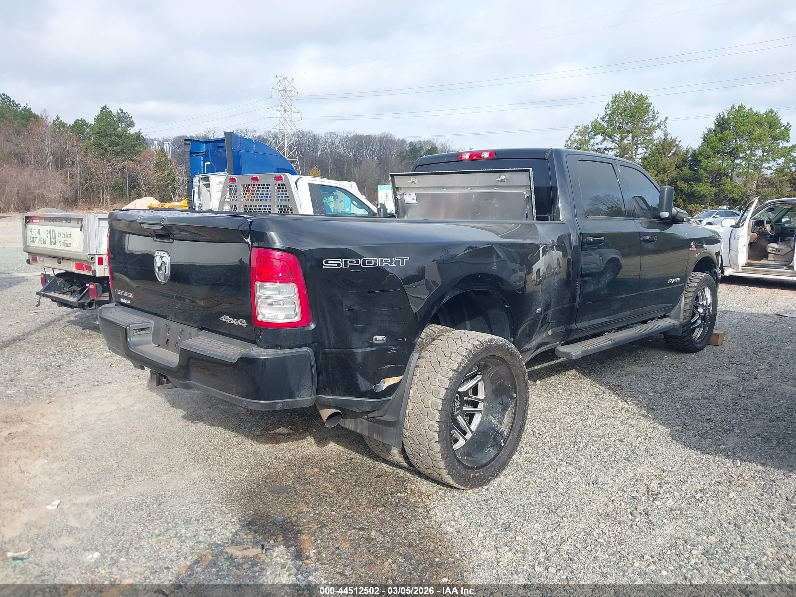 RAM 3500 image 4